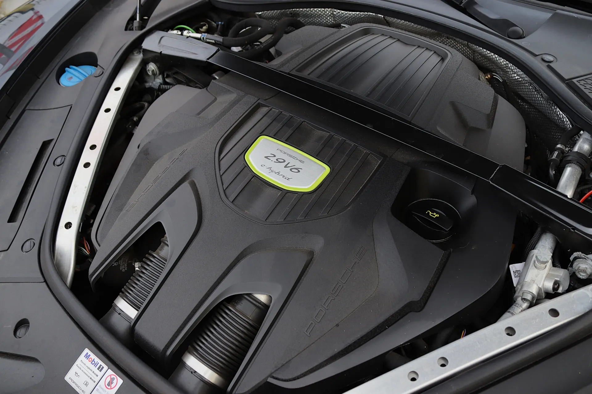 Porsche Panamera Sport Turismo 4 E-Hybrid 19