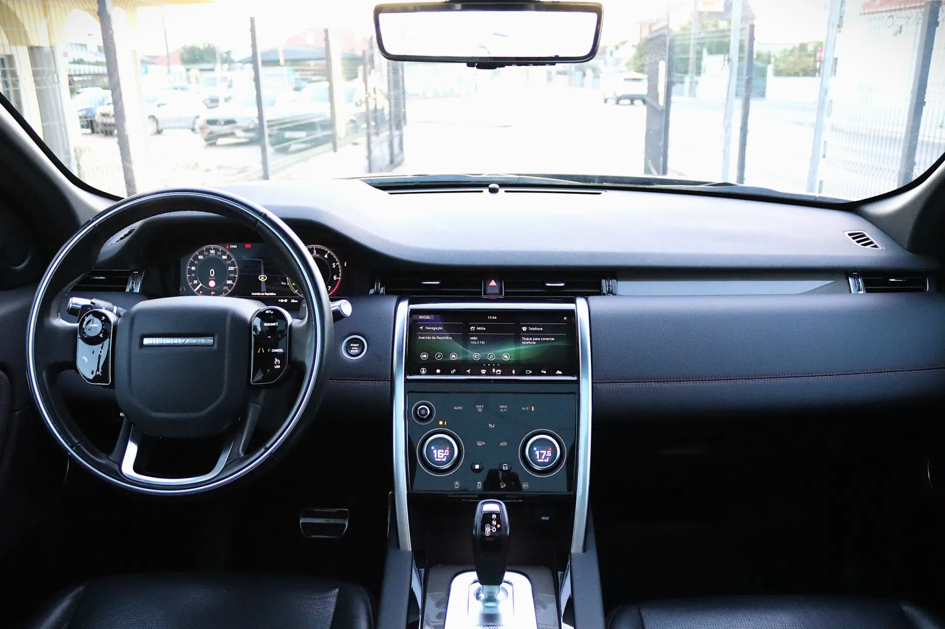 Land Rover Discovery Sport 1.5 I3 P300e AWD Dynamic SE 4