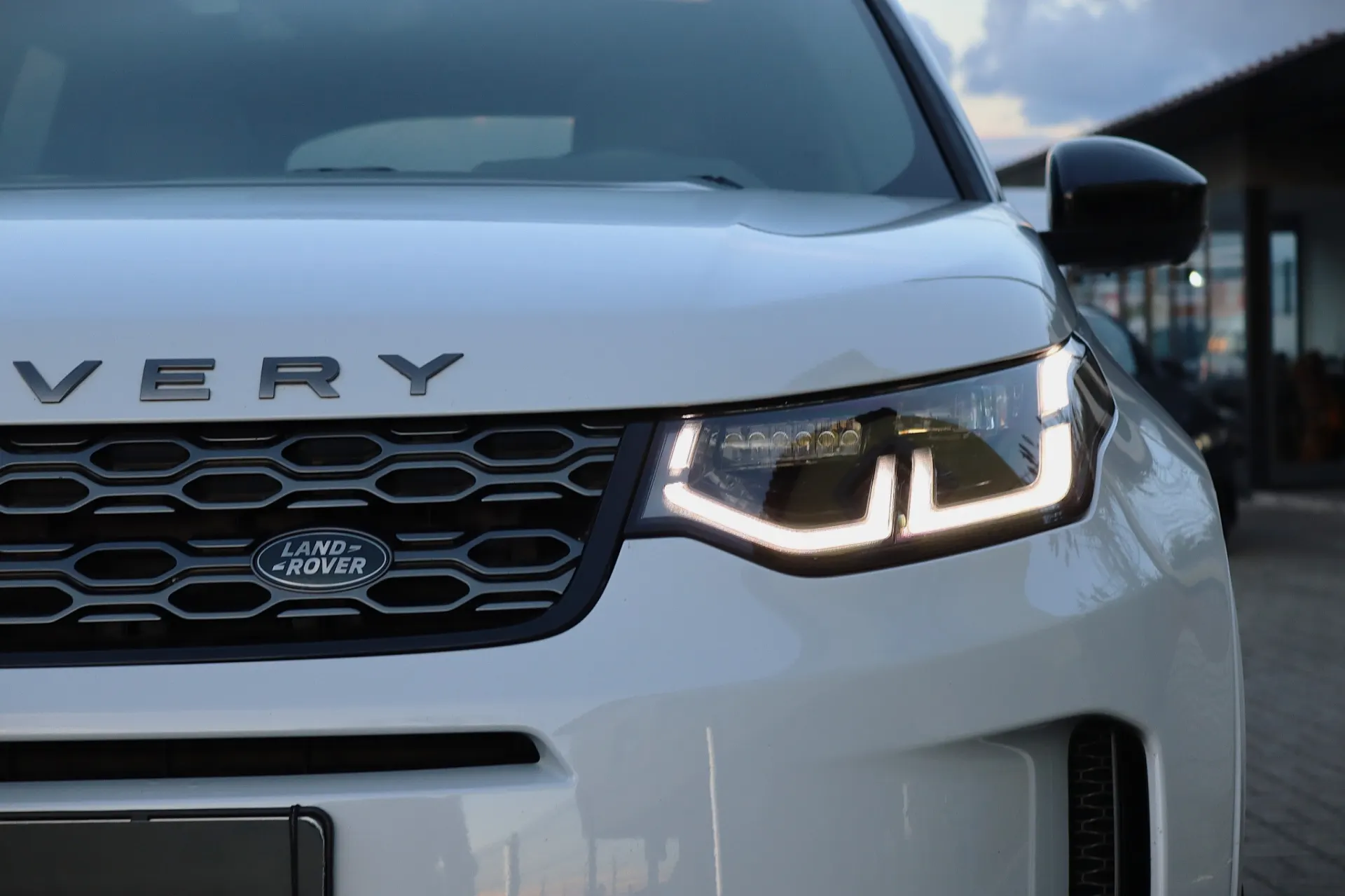 Land Rover Discovery Sport 1.5 I3 P300e AWD Dynamic SE 11