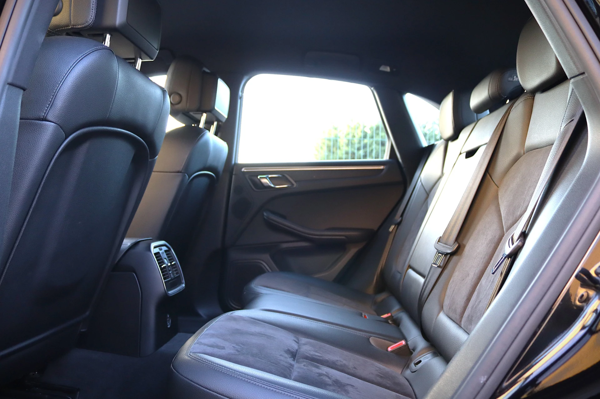 Porsche Macan 2.0 PDK Standard 32
