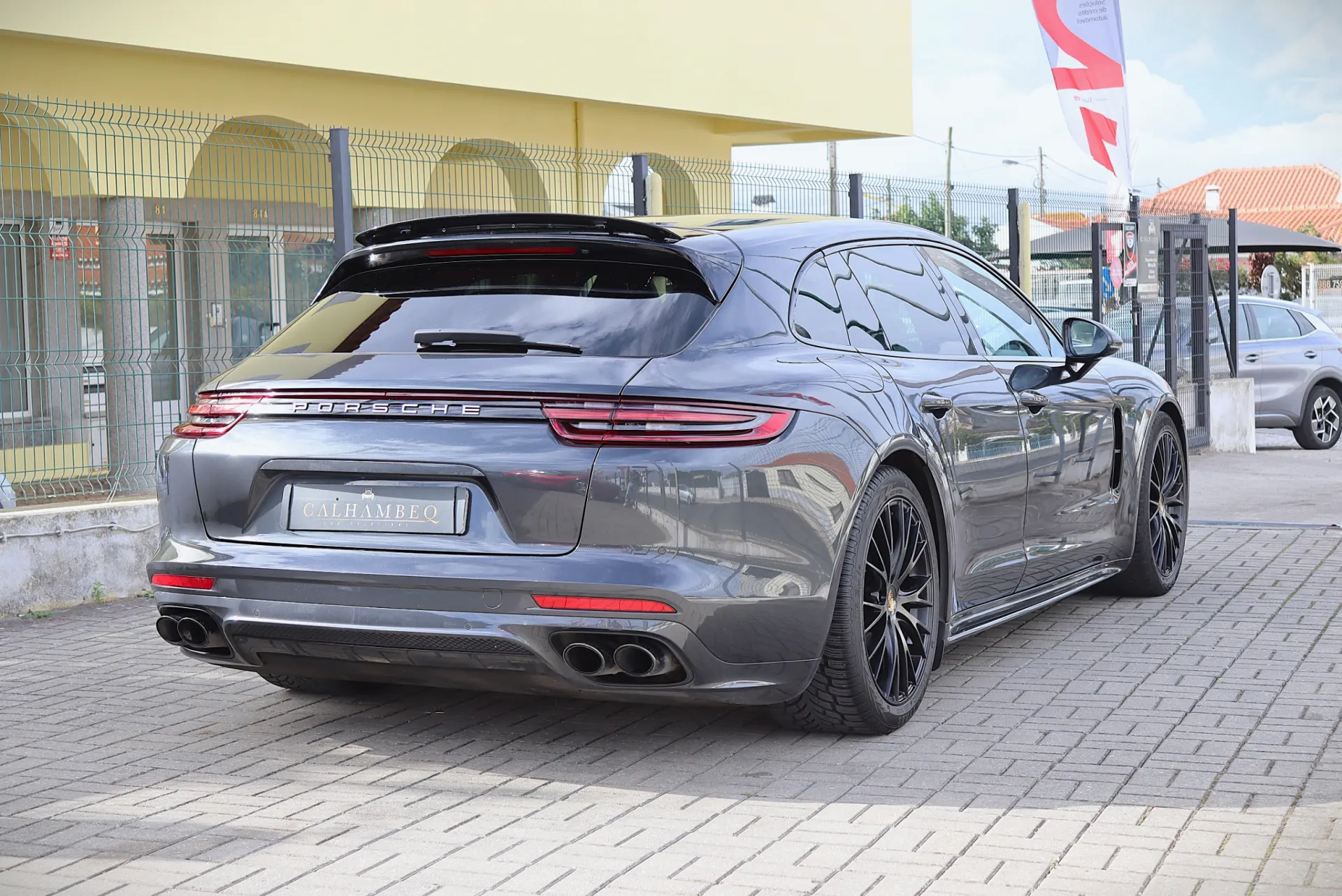 Porsche Panamera Sport Turismo 4 E-Hybrid 3
