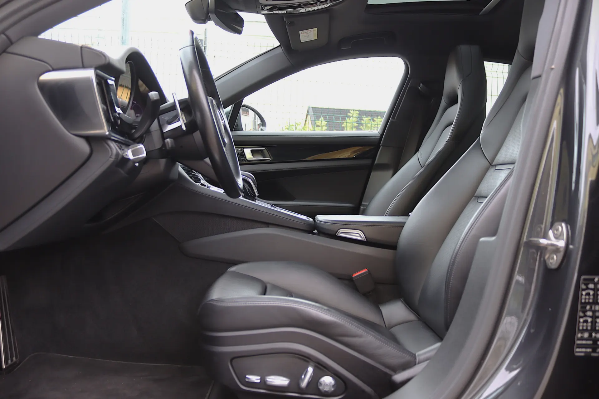 Porsche Panamera 4S E-Hybrid 26