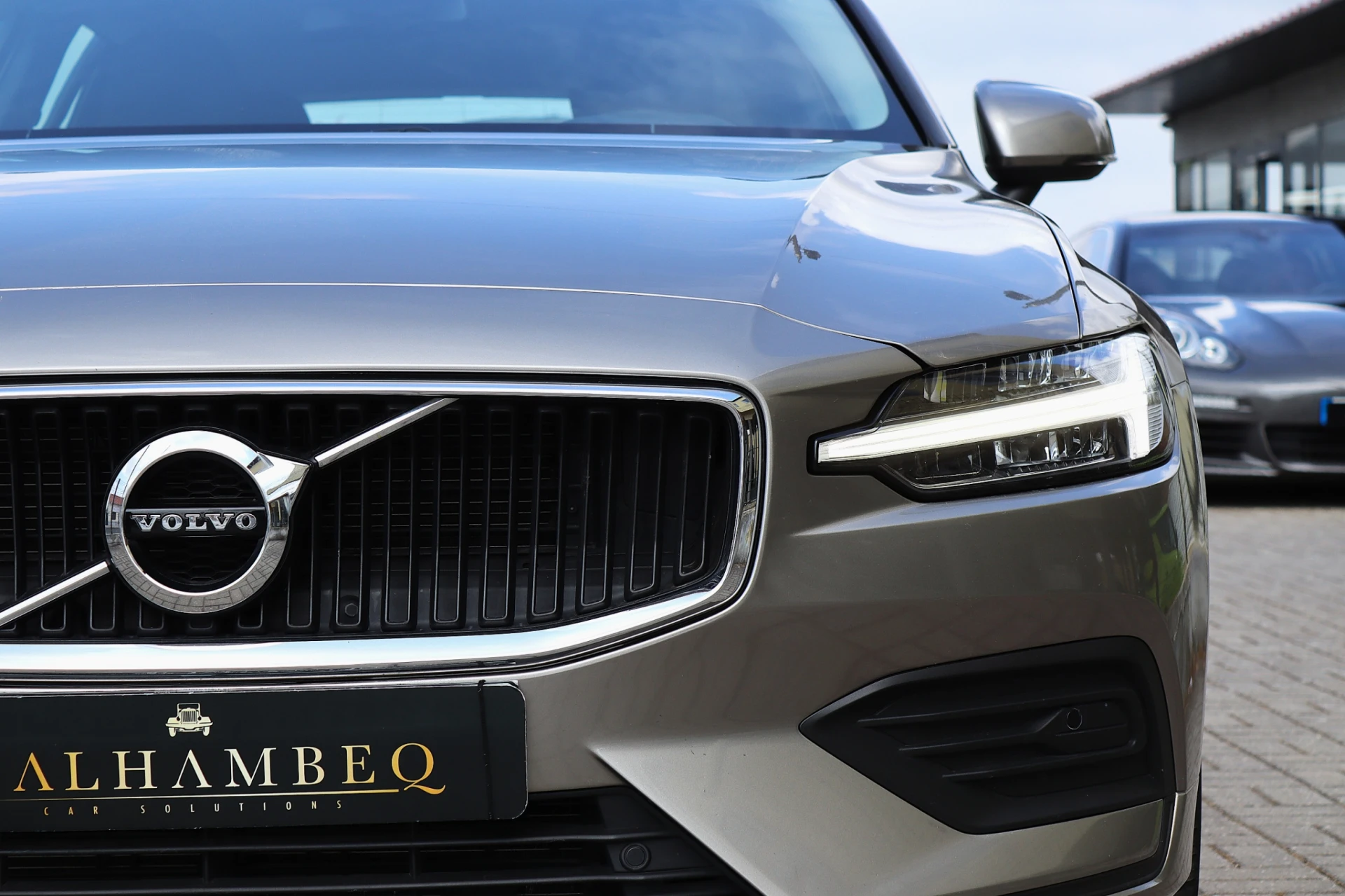 Volvo V60 B4 Momentum 13