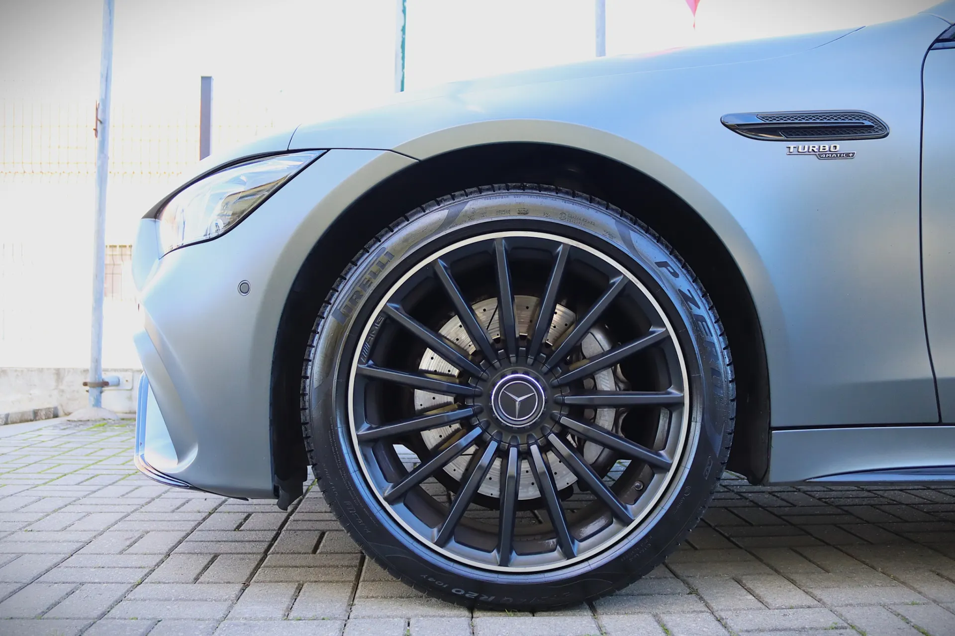 Mercedes-Benz AMG GT 53 4Matic+ 12