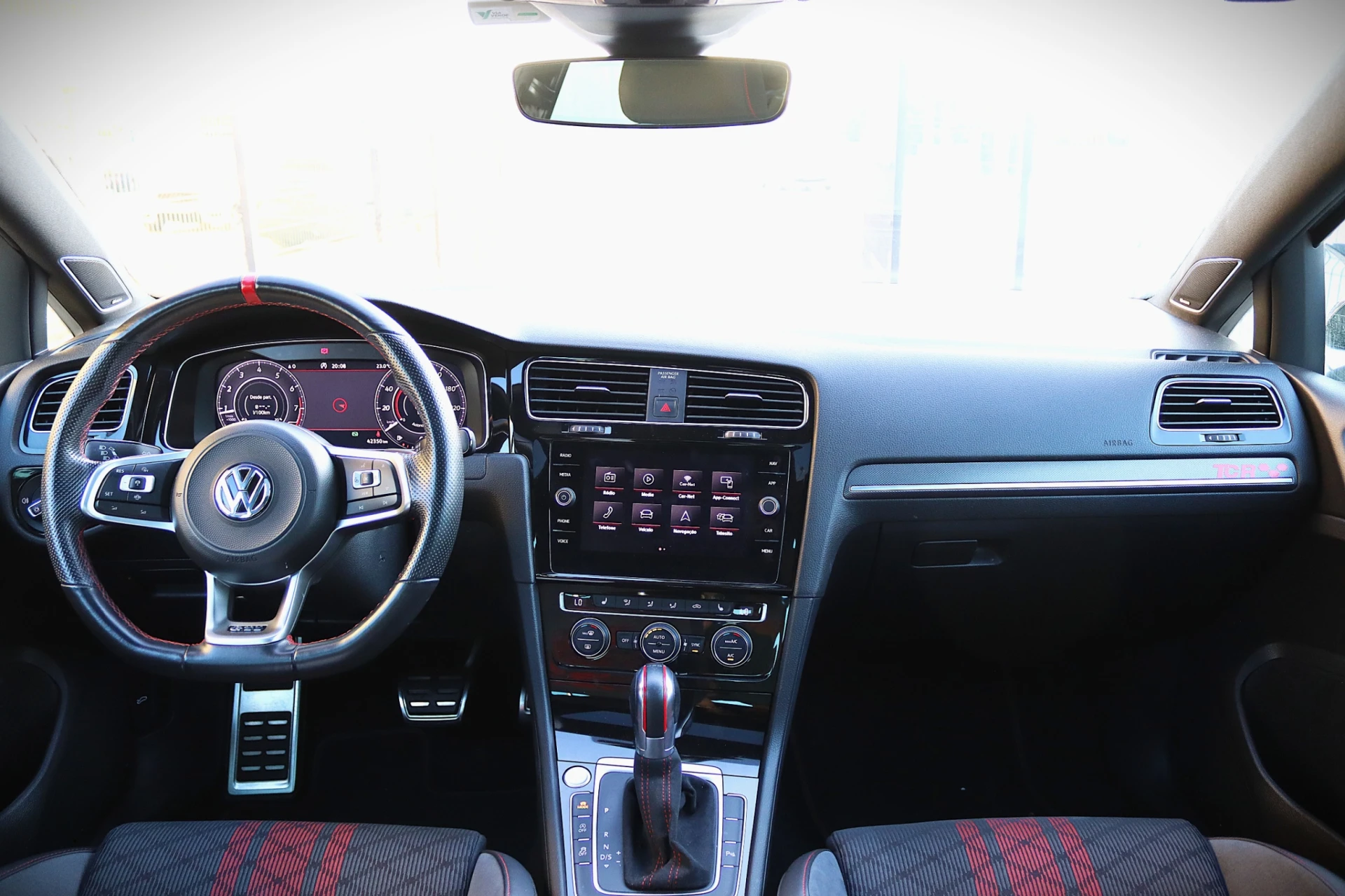 Volkswagen Golf 2.0 TSI GTi TCR DSG 4