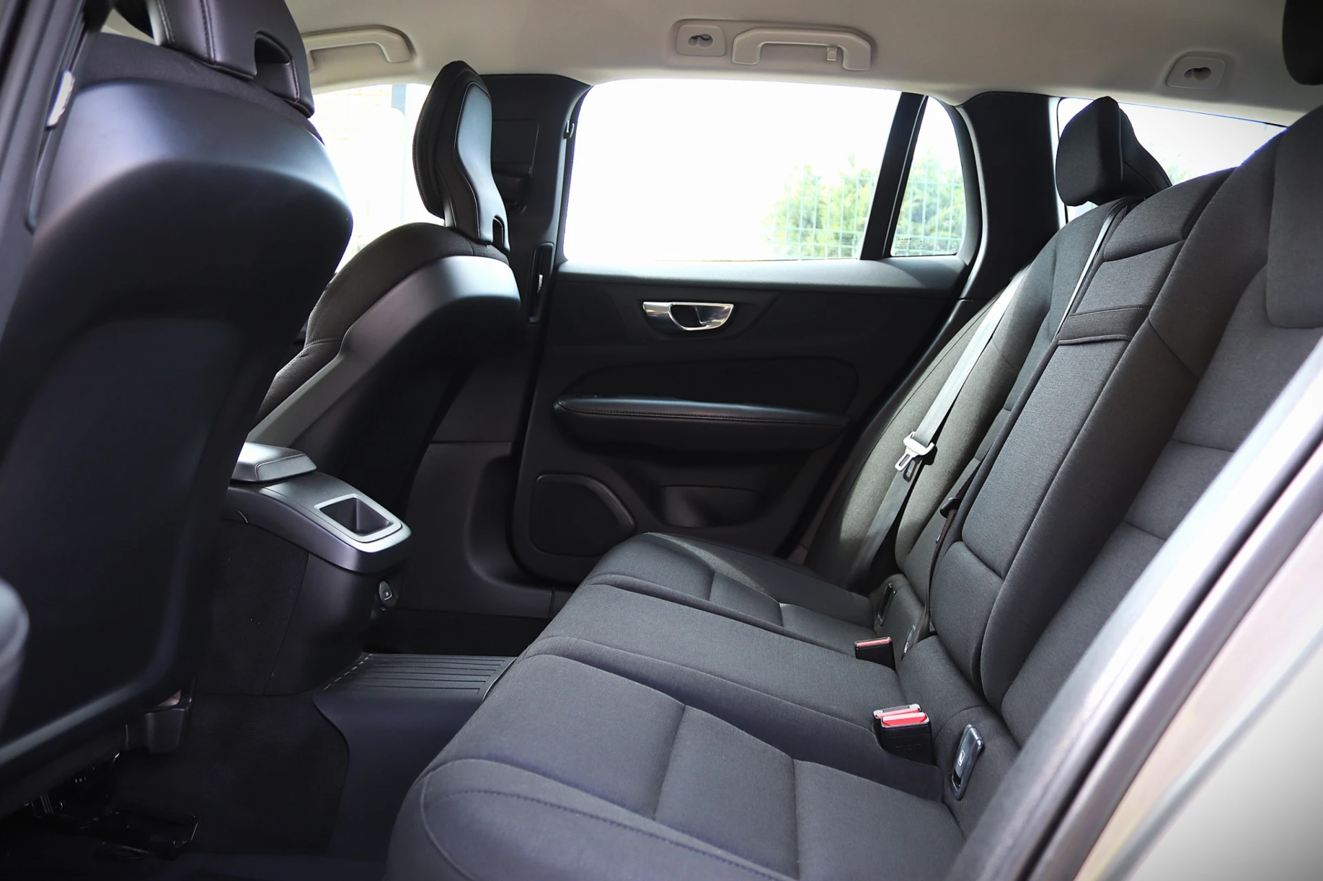 Volvo V60 B4 Momentum 26