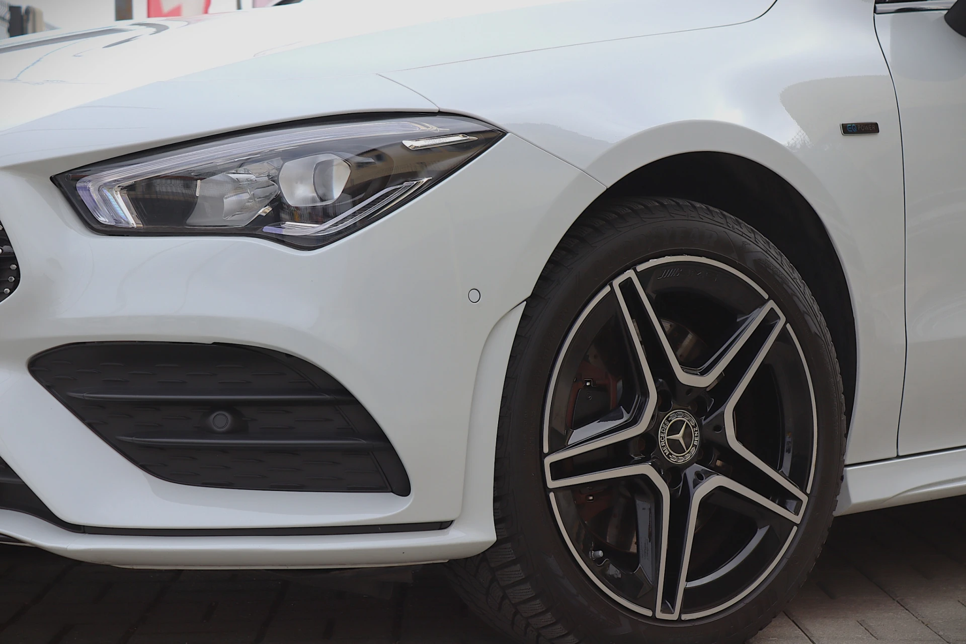 Mercedes-Benz CLA 250 e AMG Line 12