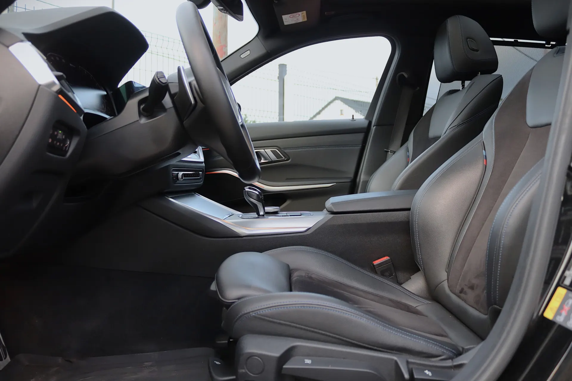 BMW 320 e Touring Pack M Auto 16