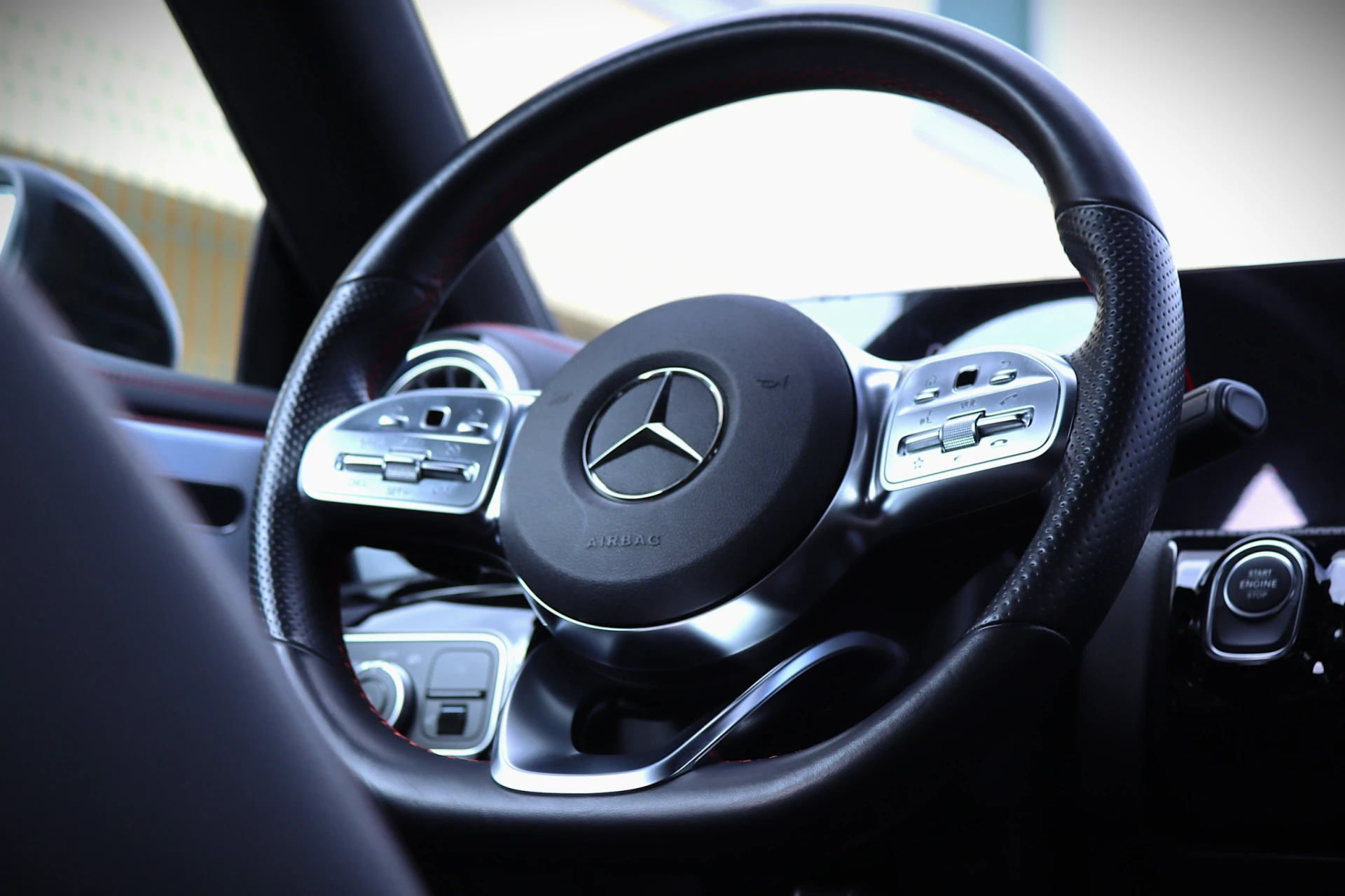 Mercedes-Benz CLA 250 e AMG Line 34