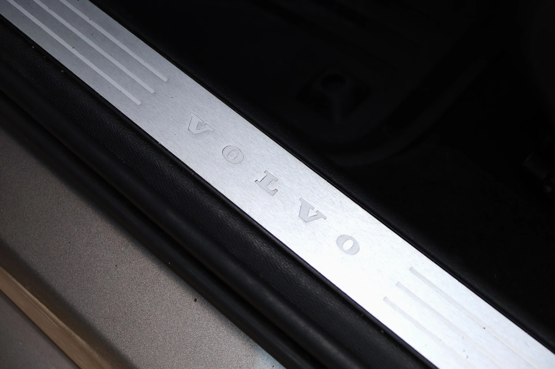 Volvo V60 B4 Momentum 14
