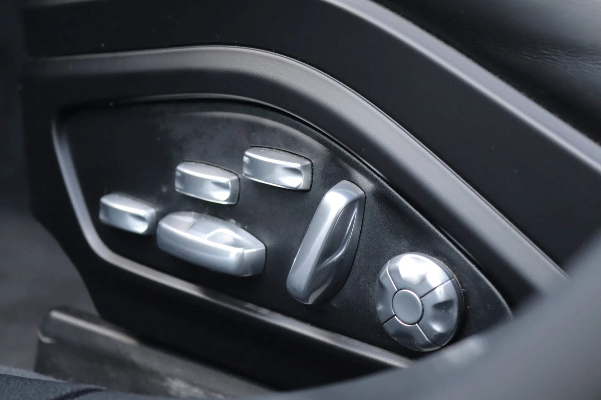 Porsche Panamera Sport Turismo 4 E-Hybrid 13