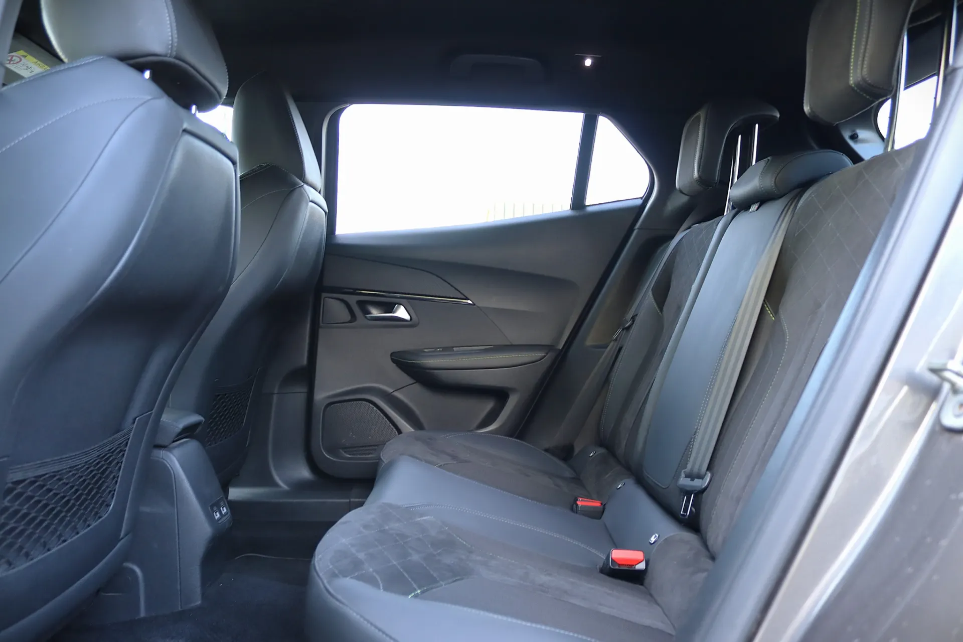 Peugeot 2008 1.2 PureTech GT EAT8 33