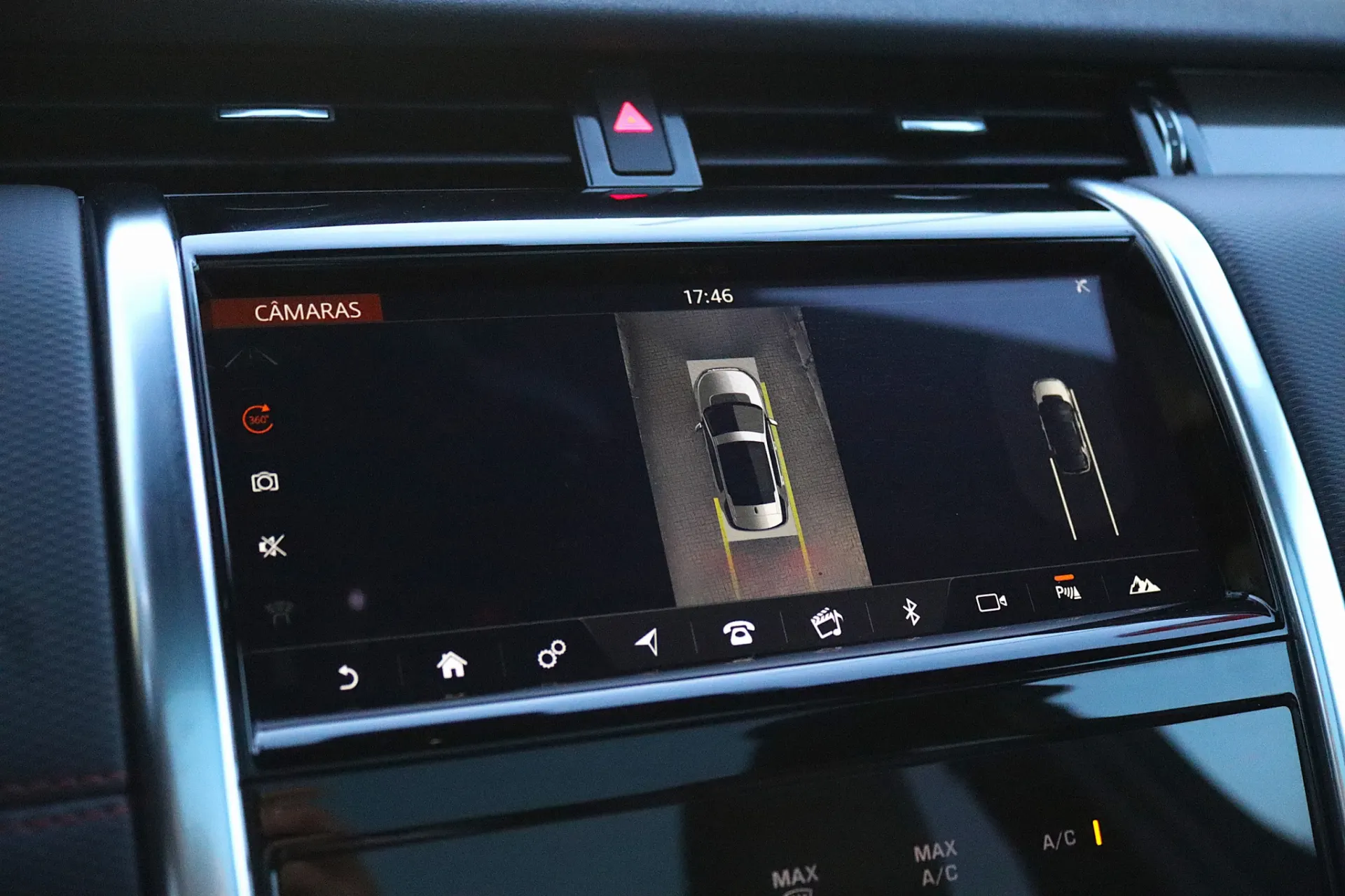 Land Rover Discovery Sport 1.5 I3 P300e AWD Dynamic SE 7