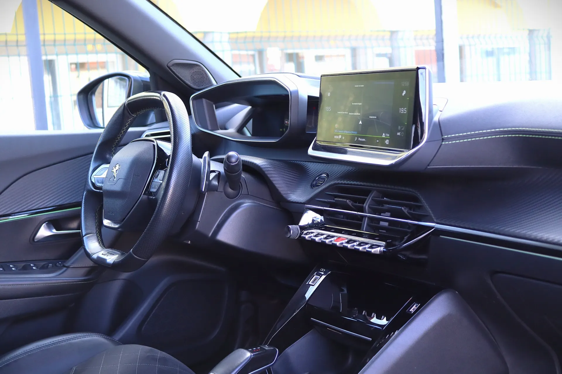 Peugeot 2008 1.2 PureTech GT EAT8 30