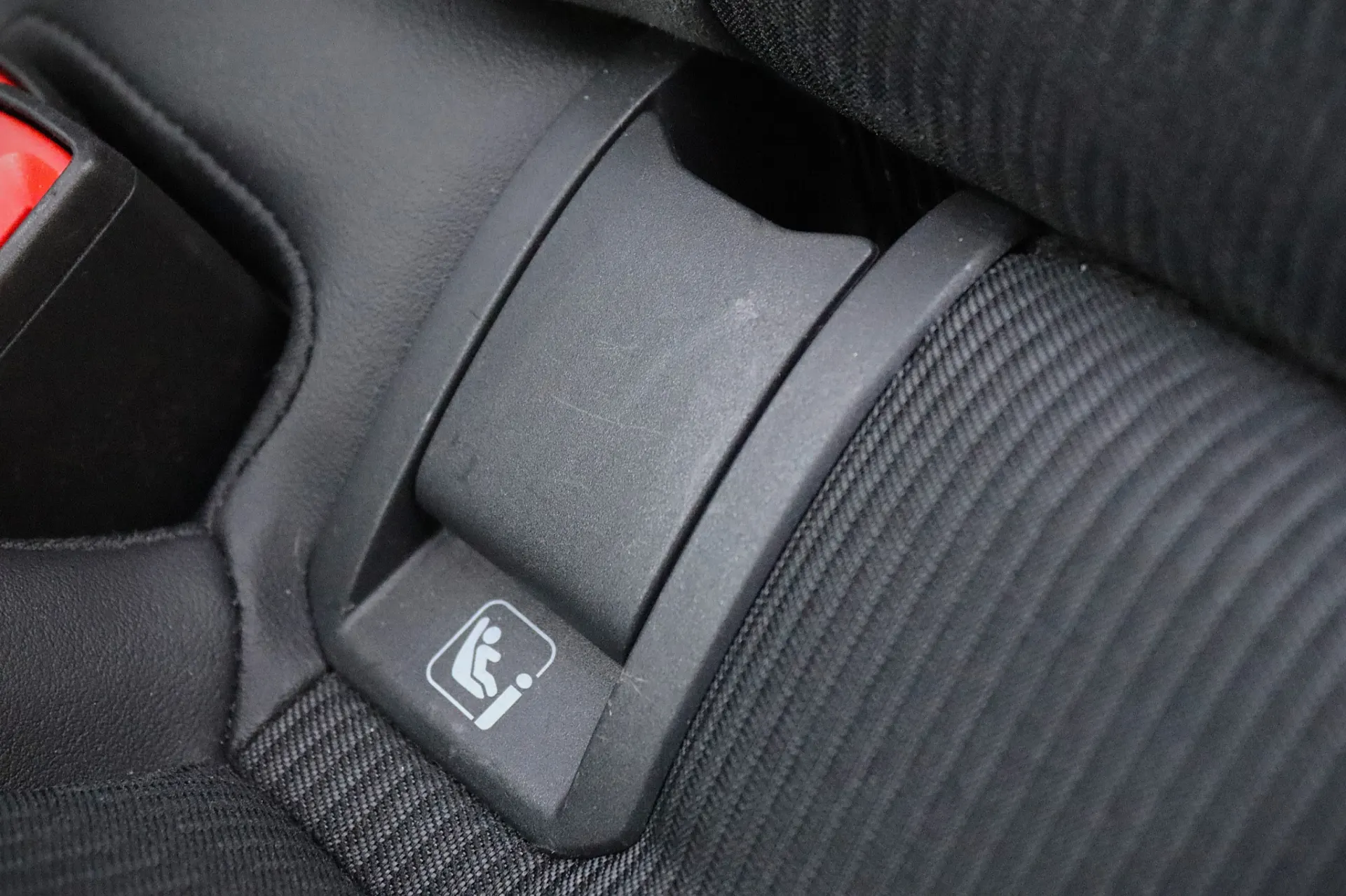 Volkswagen Golf 1.5 eTSI R-Line DSG 31