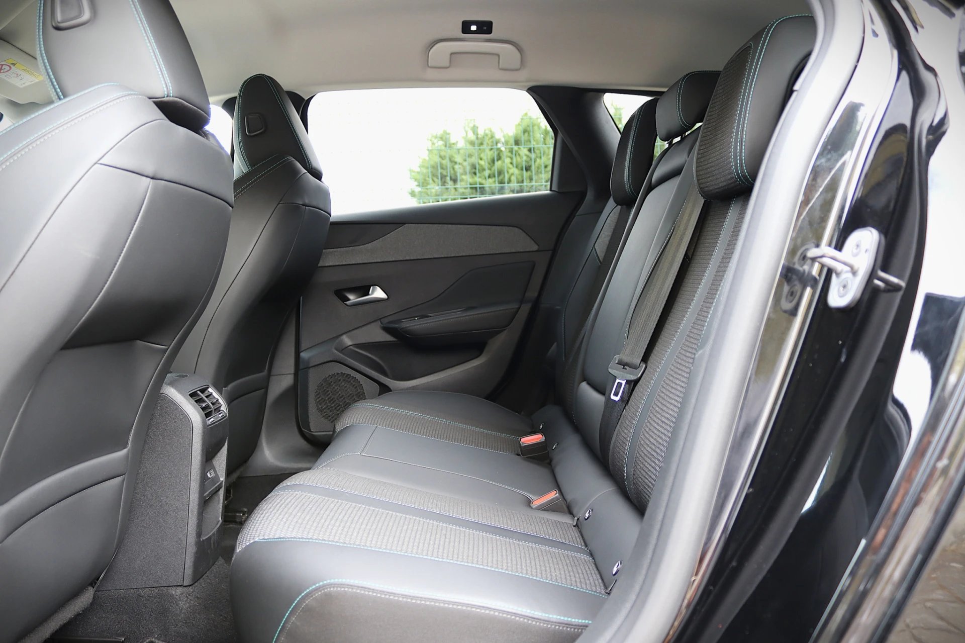Peugeot 308 SW 1.2 PureTech Allure Full LED 26