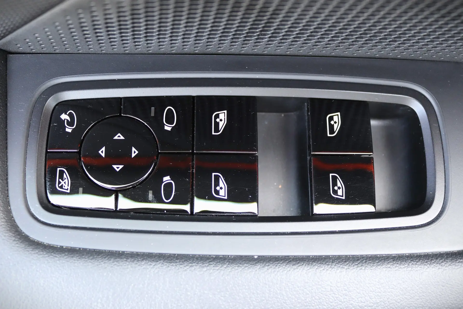 Porsche Taycan 4S 24