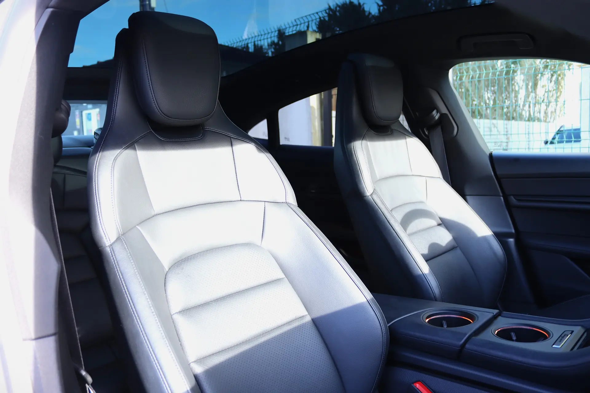 Porsche Taycan 4S 42