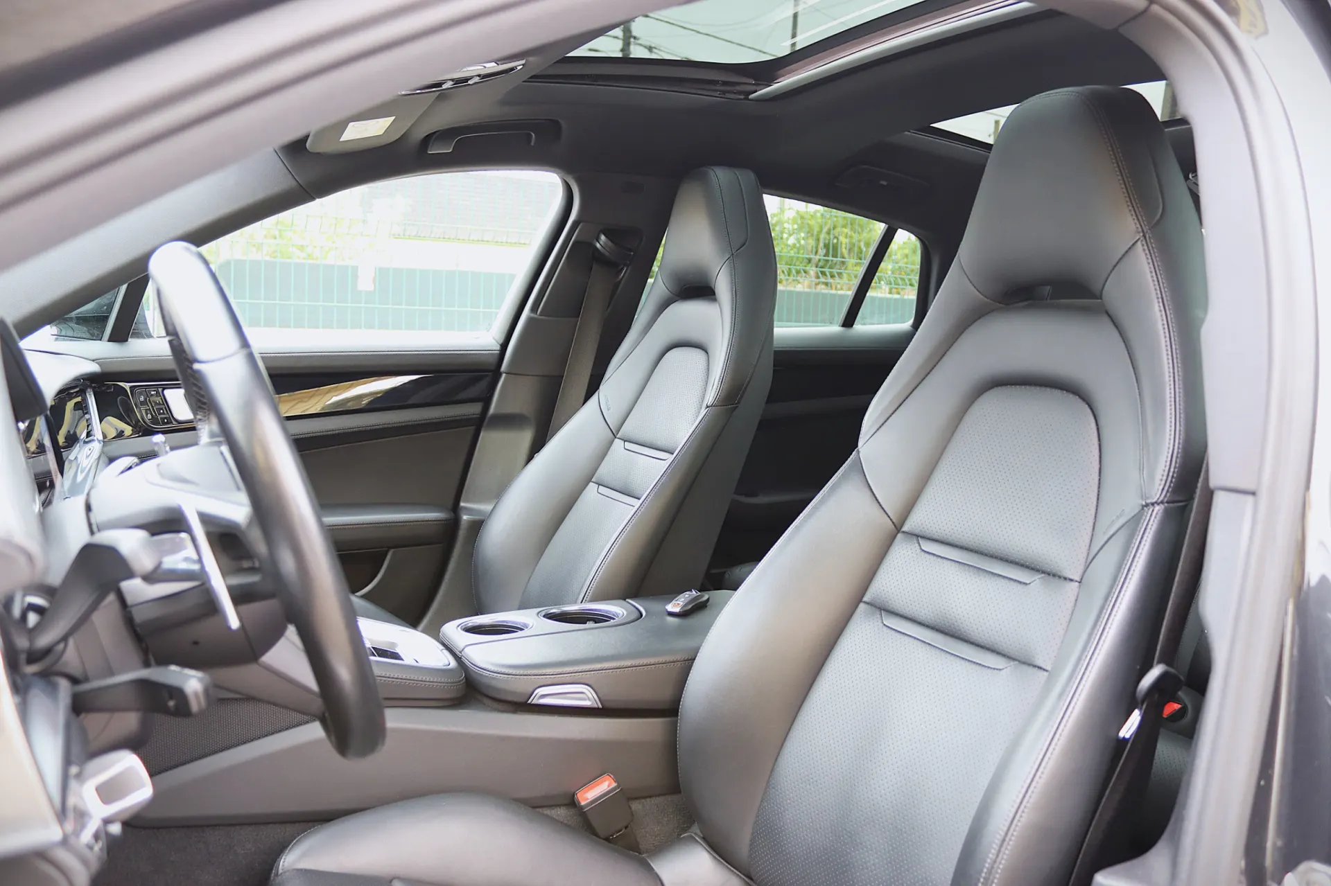 Porsche Panamera 4S E-Hybrid 27