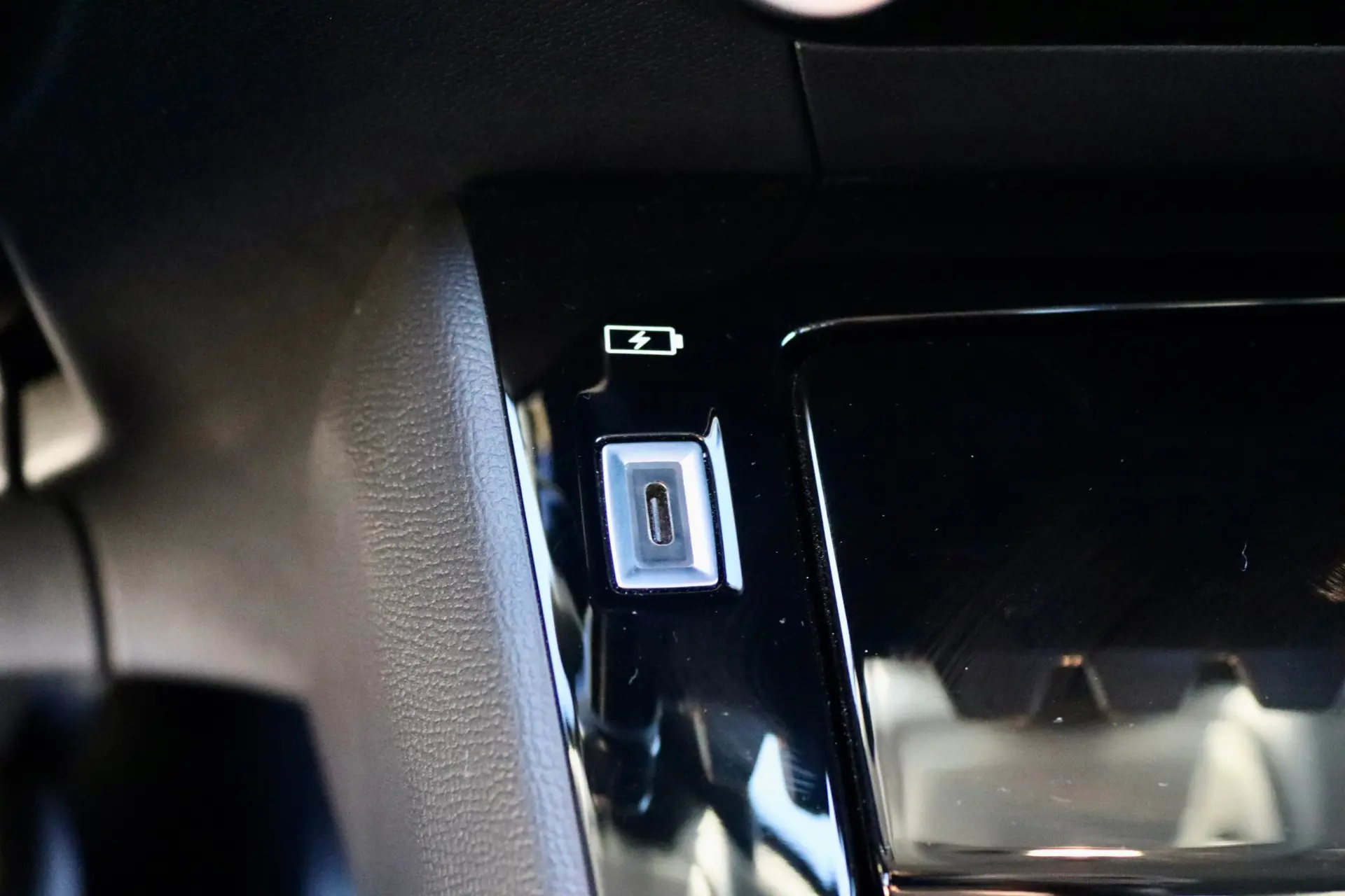 Peugeot e-208 50 kWh Allure 26