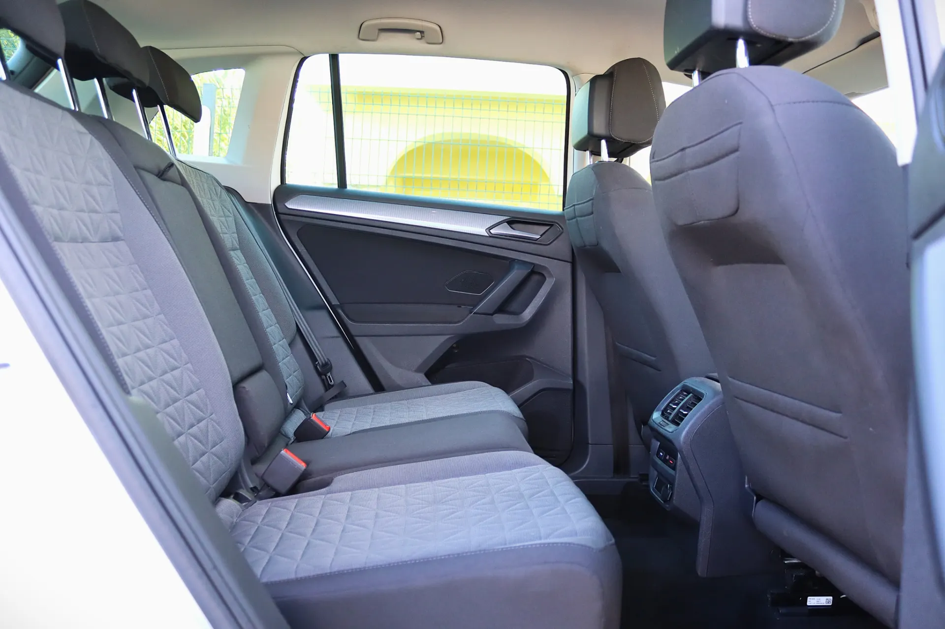 Volkswagen Tiguan 1.5 TSI Confortline 31