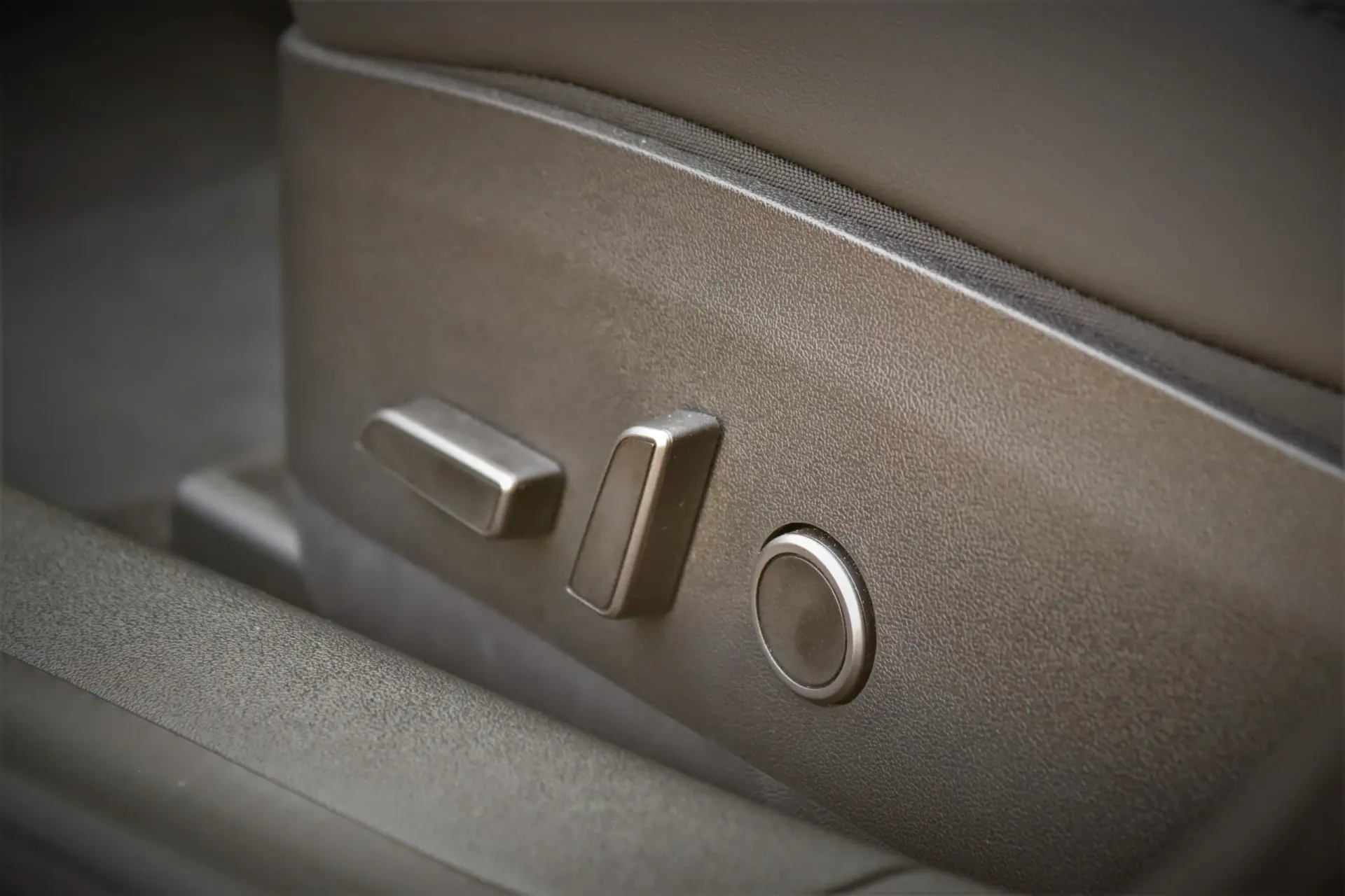 Tesla Model 3 Standard Range Plus RWD 16