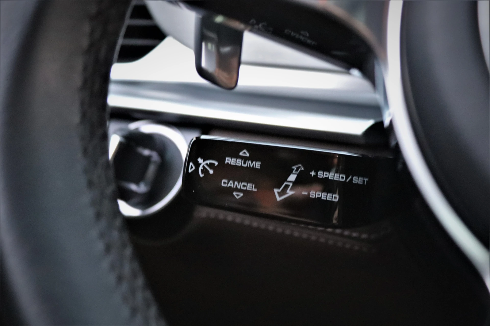 Porsche Panamera 4 E-Hybrid 25