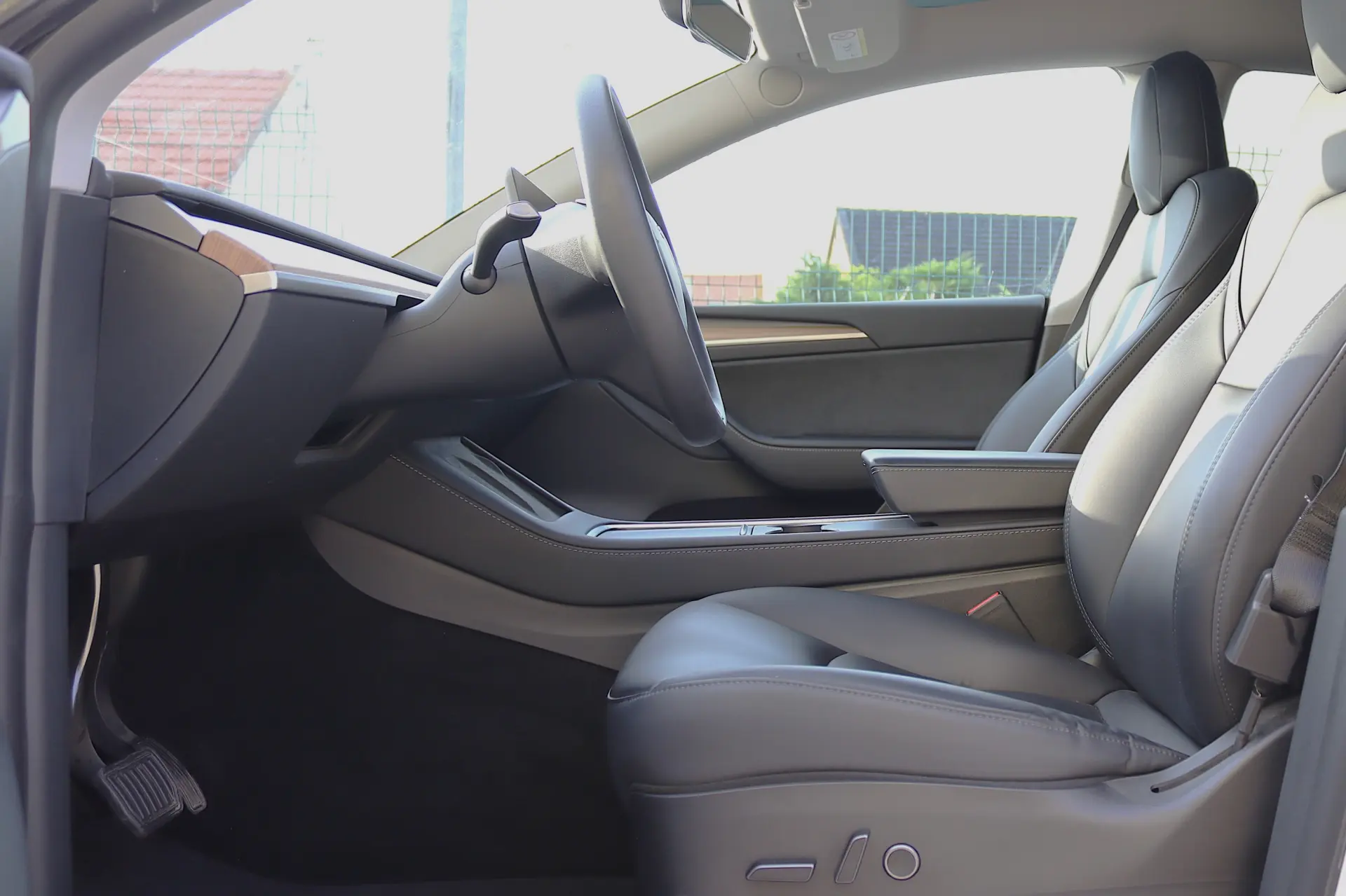 Tesla Model Y Standard 12