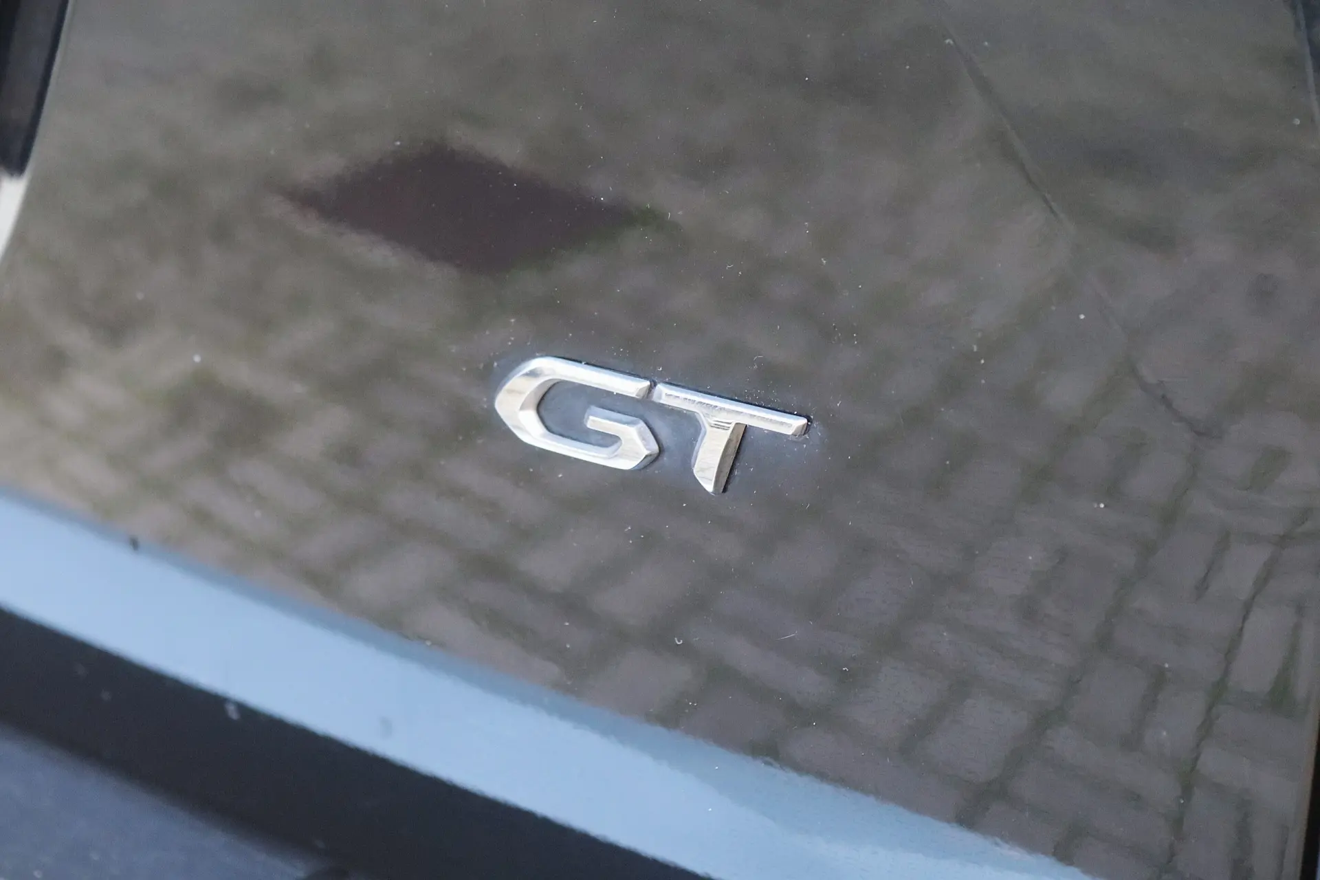 Peugeot e-2008 50 kWh GT 7