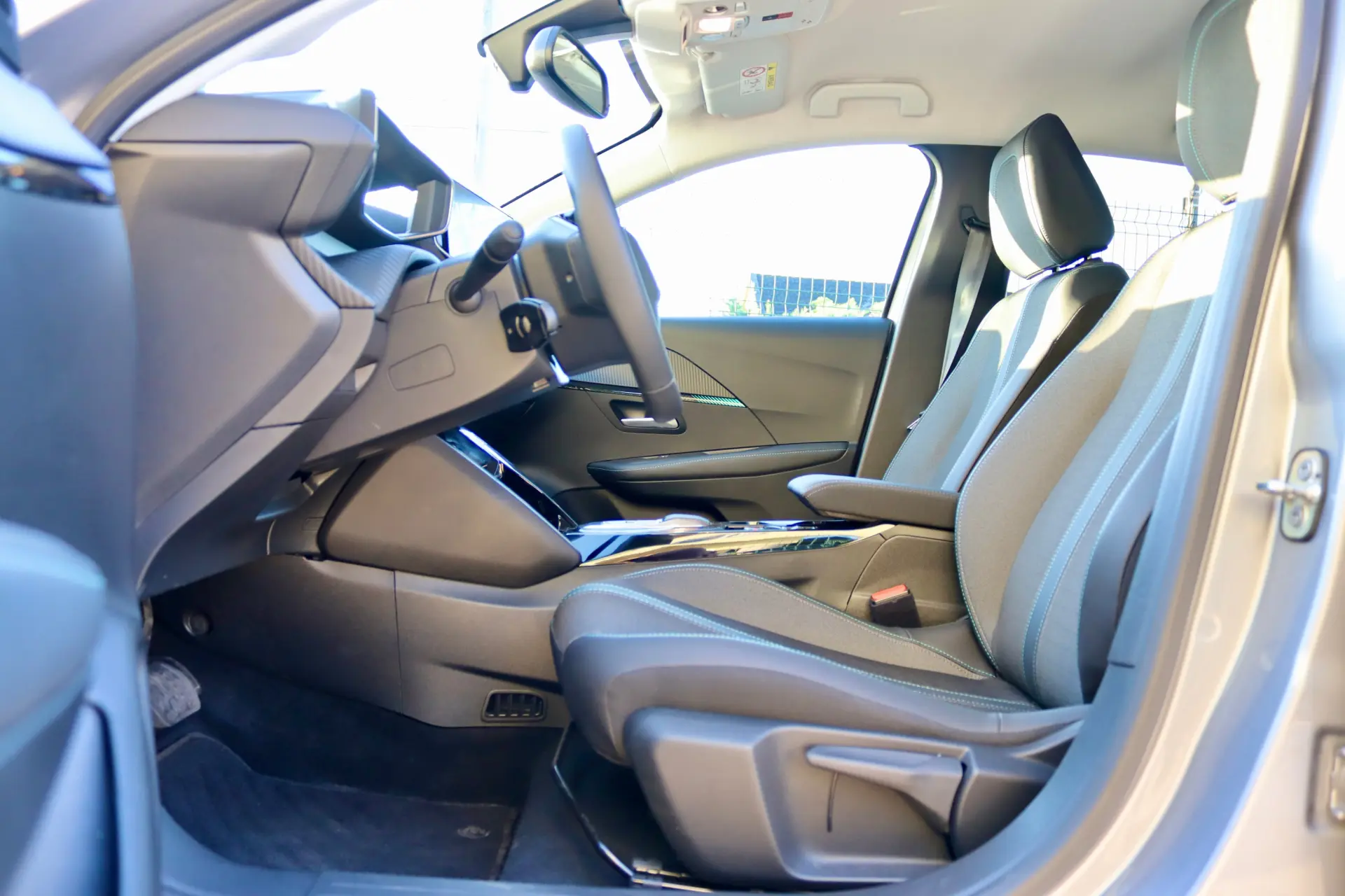 Peugeot e-208 50 kWh Allure 16