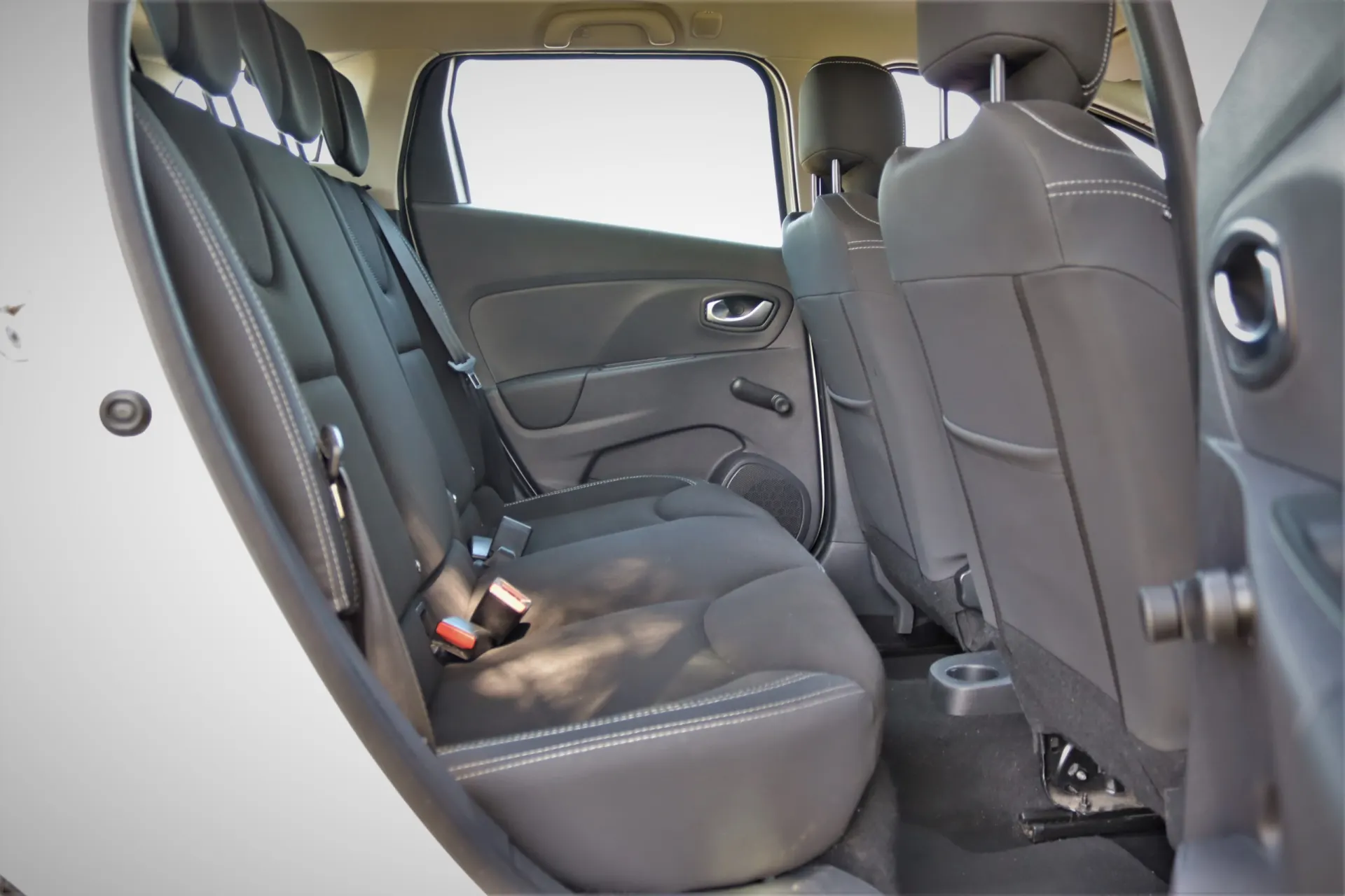 Renault Clio Sport Tourer 0.9 TCe Limited 17