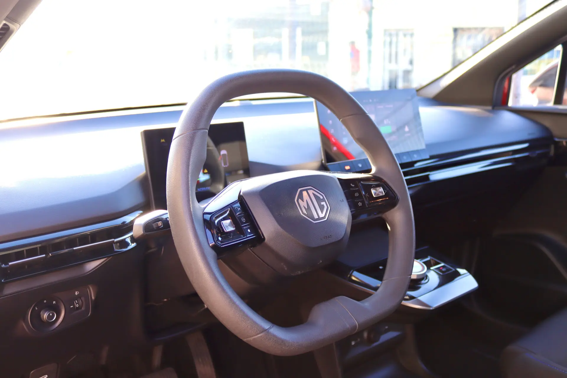 MG MG4 51 kWh Standard 15