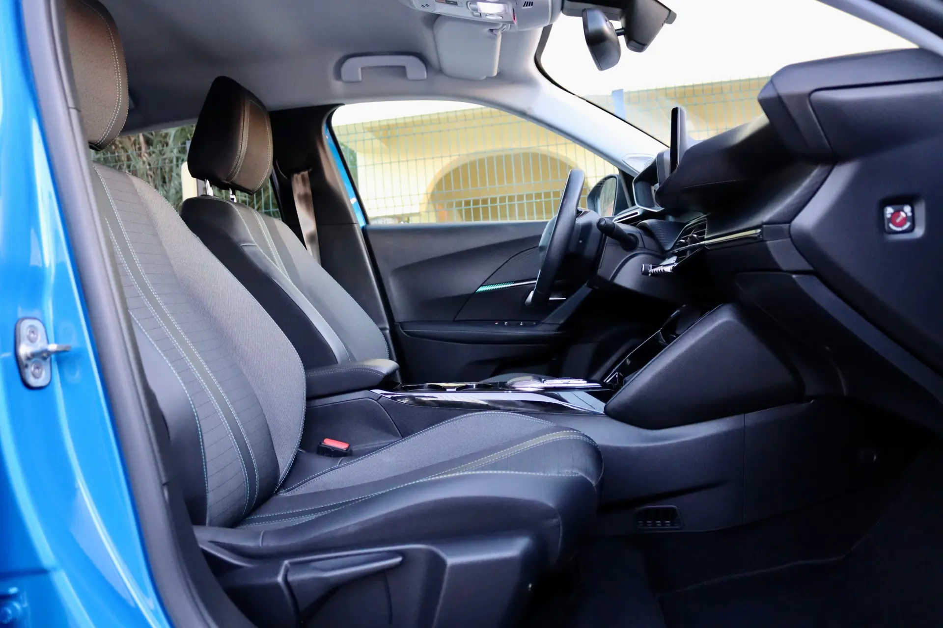 Peugeot e-2008 50 kWh Allure Pack 30