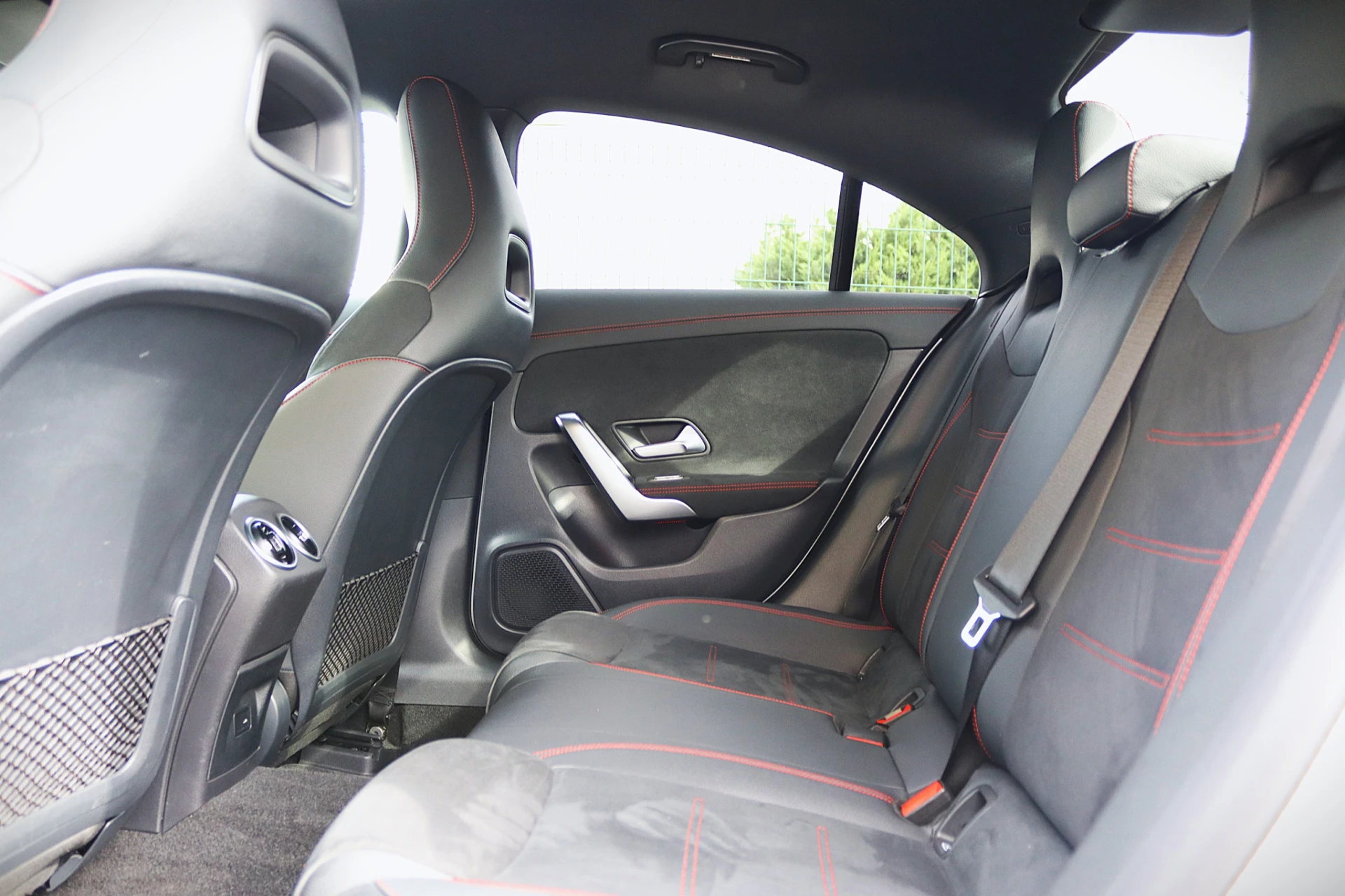Mercedes-Benz CLA 250 e AMG Line 33
