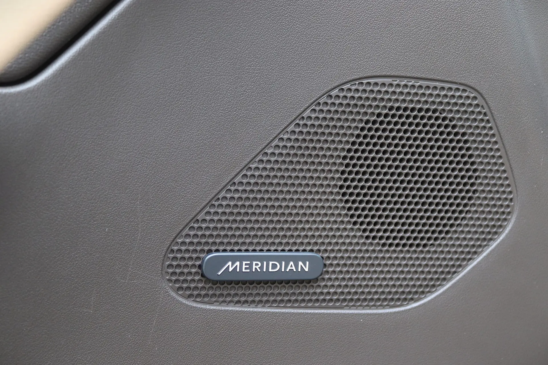 Jaguar F-Pace 20d Aut. Prestige 6