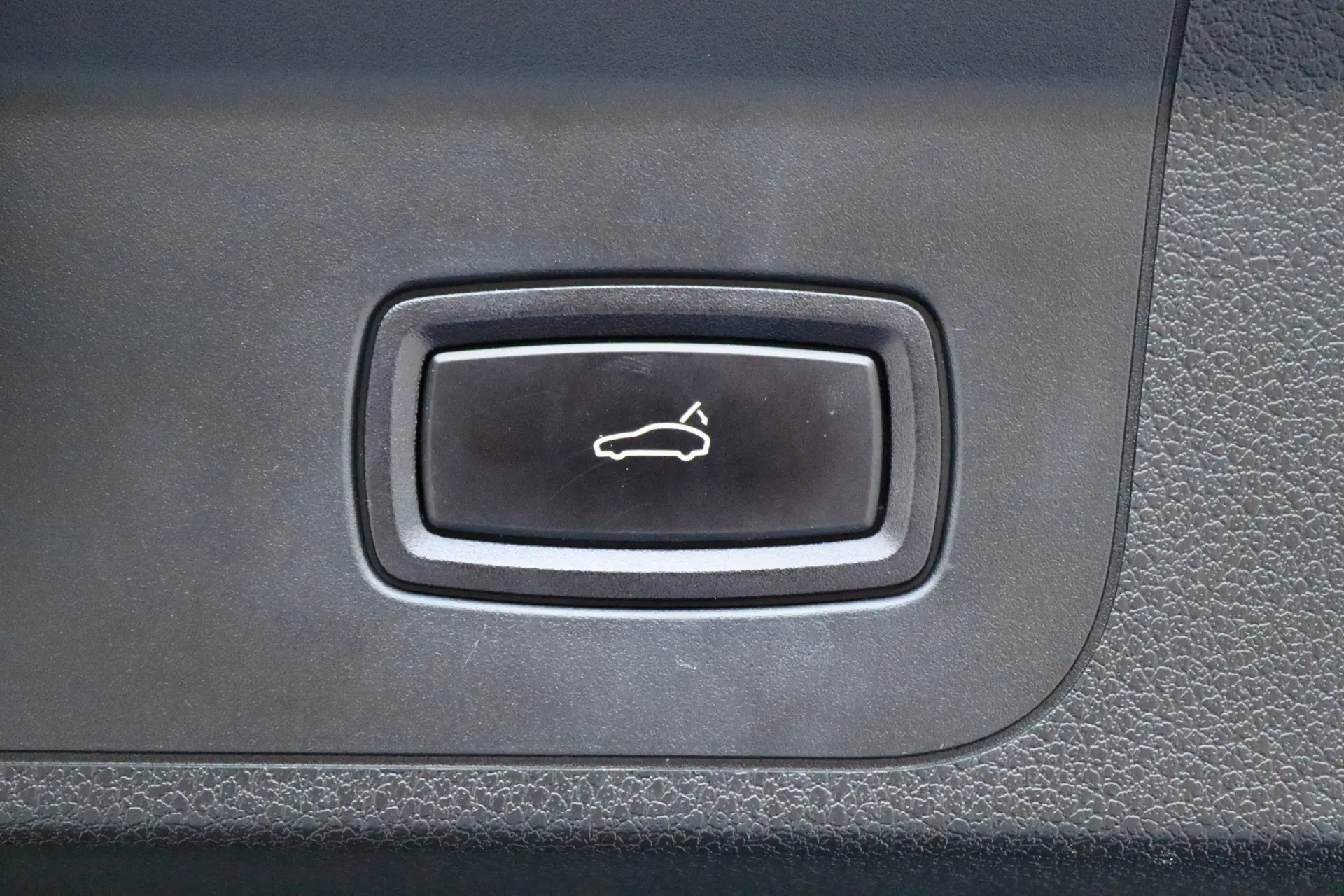 Porsche Panamera 4 E-Hybrid 8