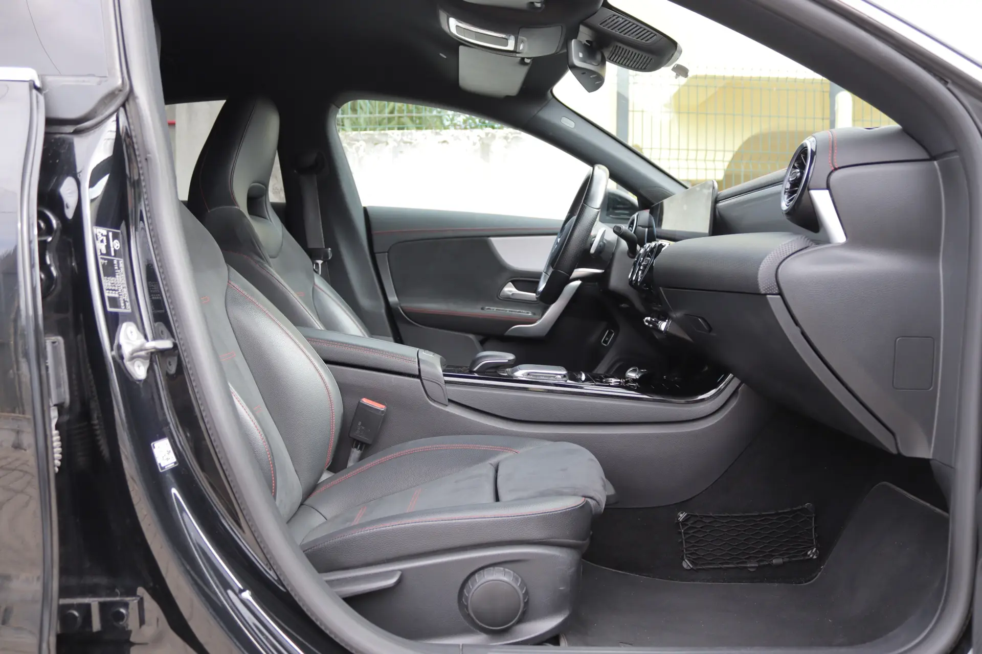 Mercedes-Benz CLA 180 d Shooting Brake AMG Line Aut. 19