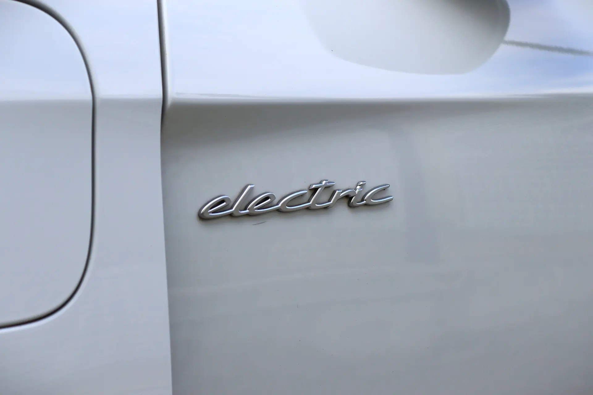 Porsche Taycan 4S 12