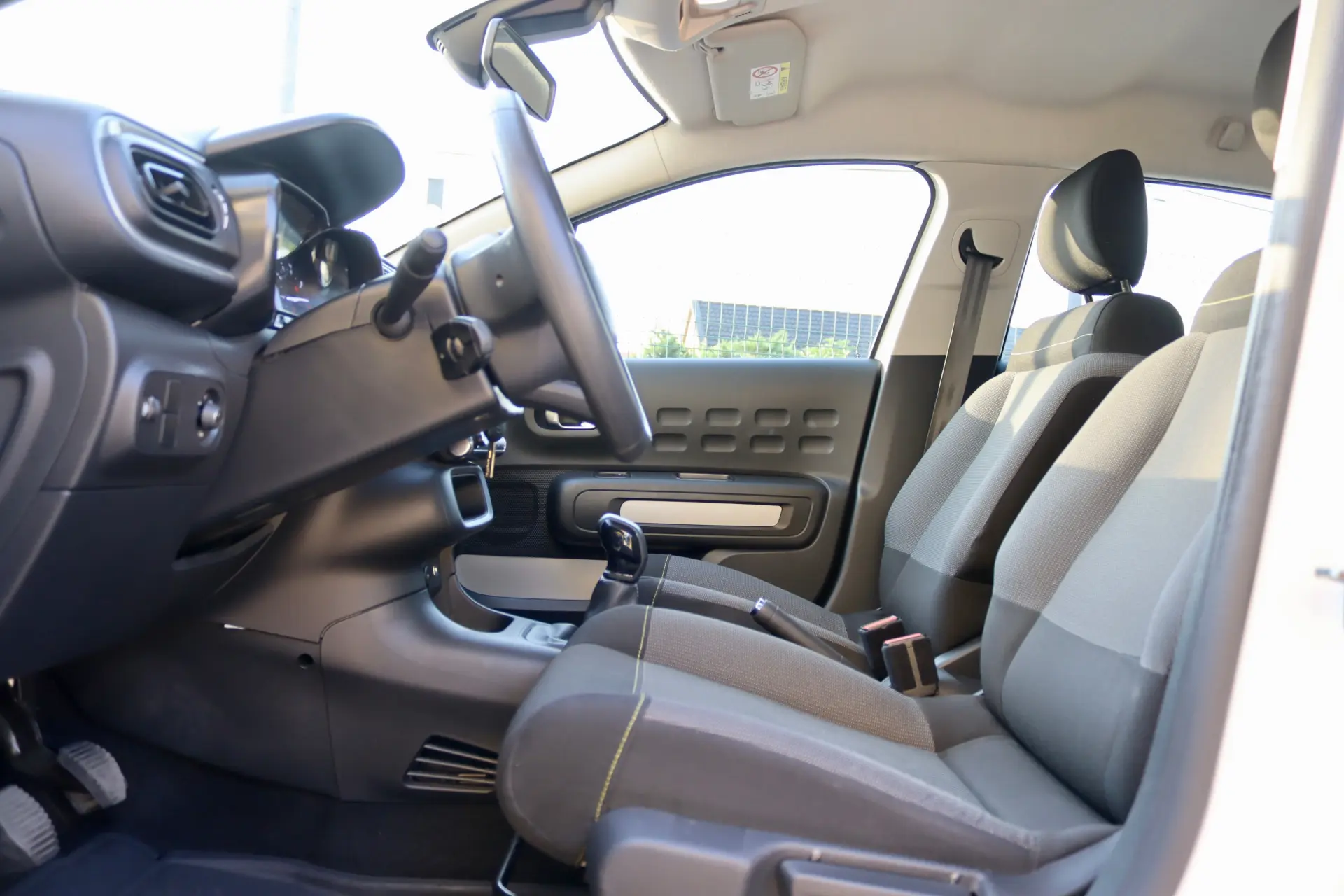 Citroen C3 1.2 PureTech Shine 12