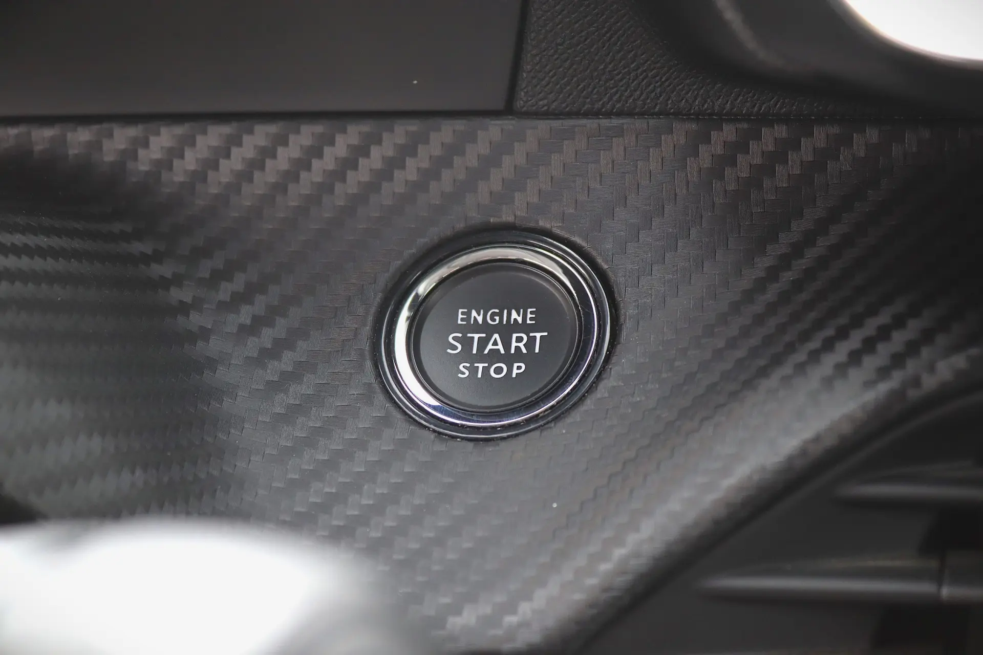 Peugeot 2008 1.2 PureTech Allure 12