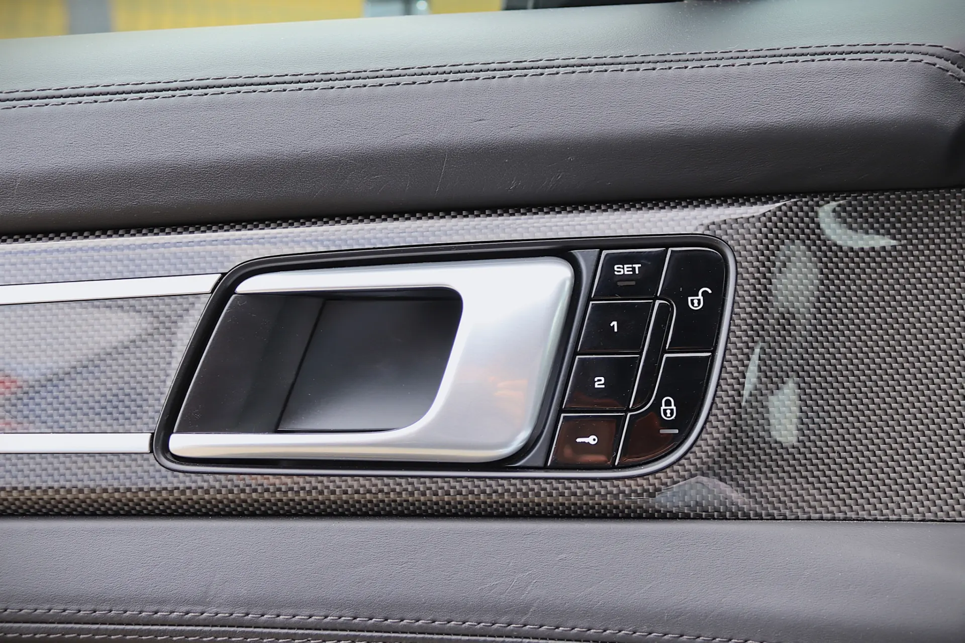 Porsche Panamera Sport Turismo 4 E-Hybrid 26