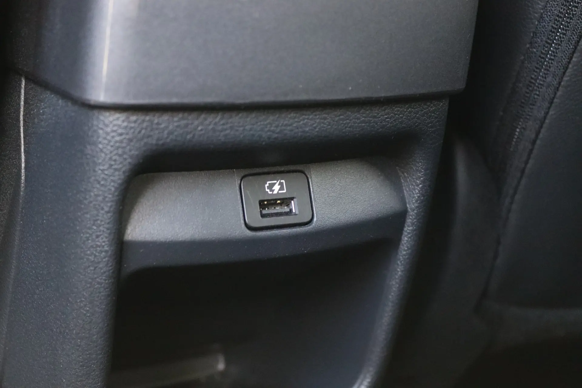 Nissan Juke 1.0 DIG-T Kiiro.DCT 25