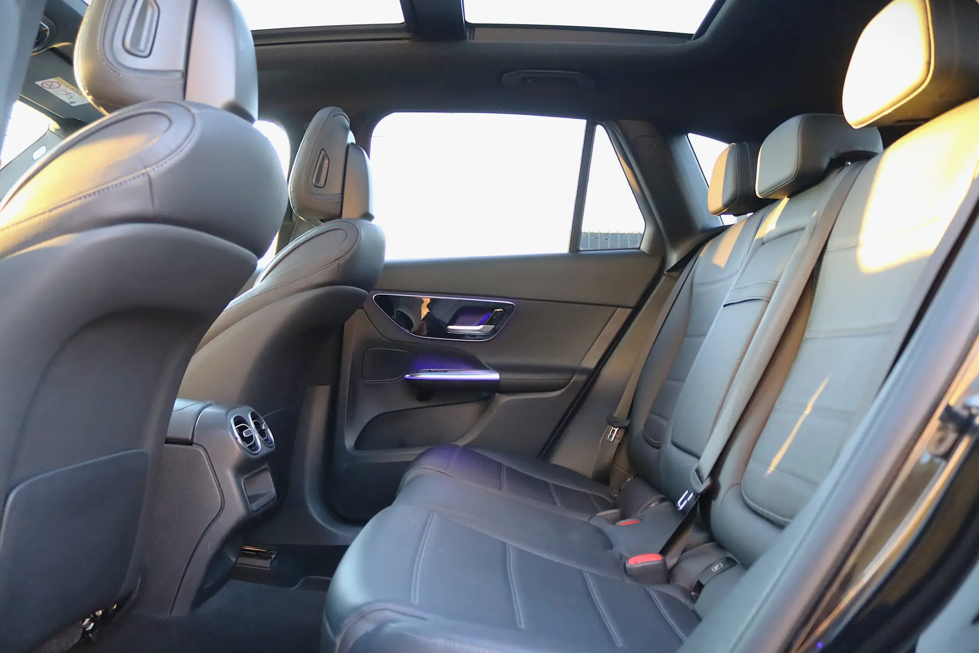 Mercedes-Benz GLC 300 e 4Matic 9G-TRONIC Avantgarde Advanced 33