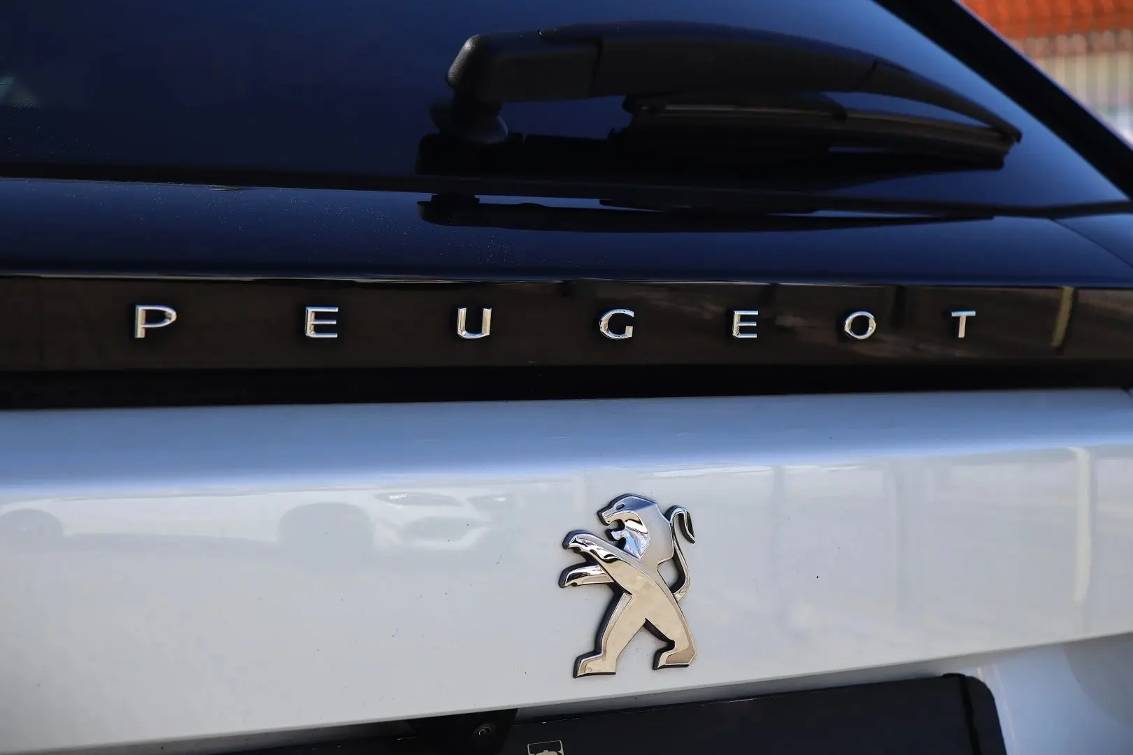 Peugeot 2008 1.5 BlueHDi Allure EAT8 12