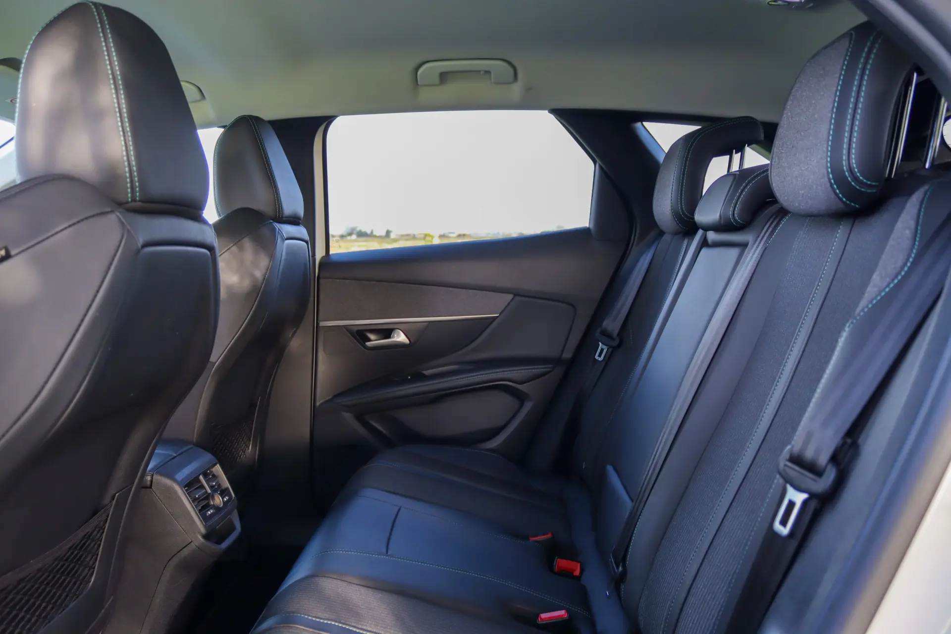 Peugeot 3008 1.6 Hybrid Allure Pack e-EAT8 14