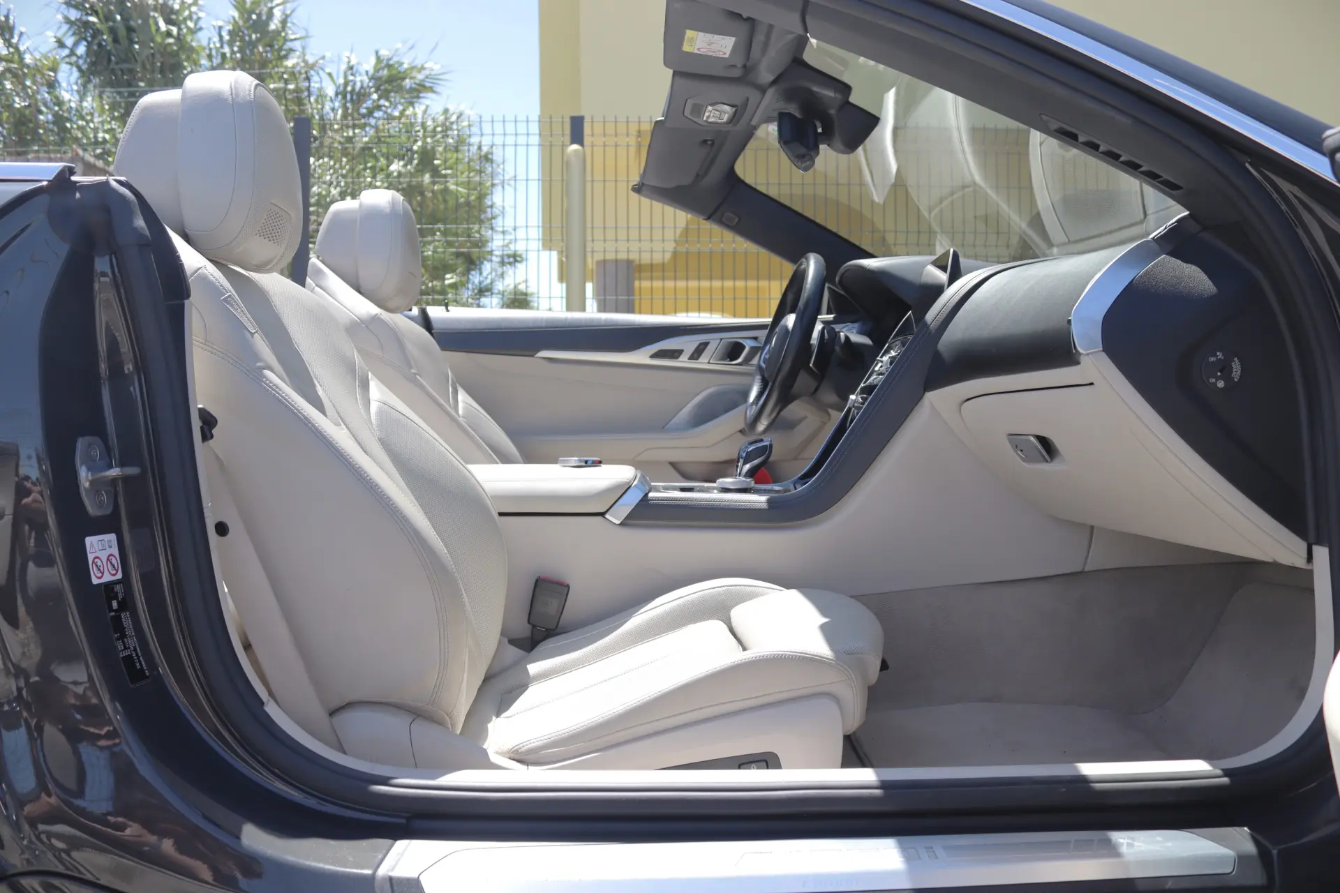 BMW M850i xDrive 31
