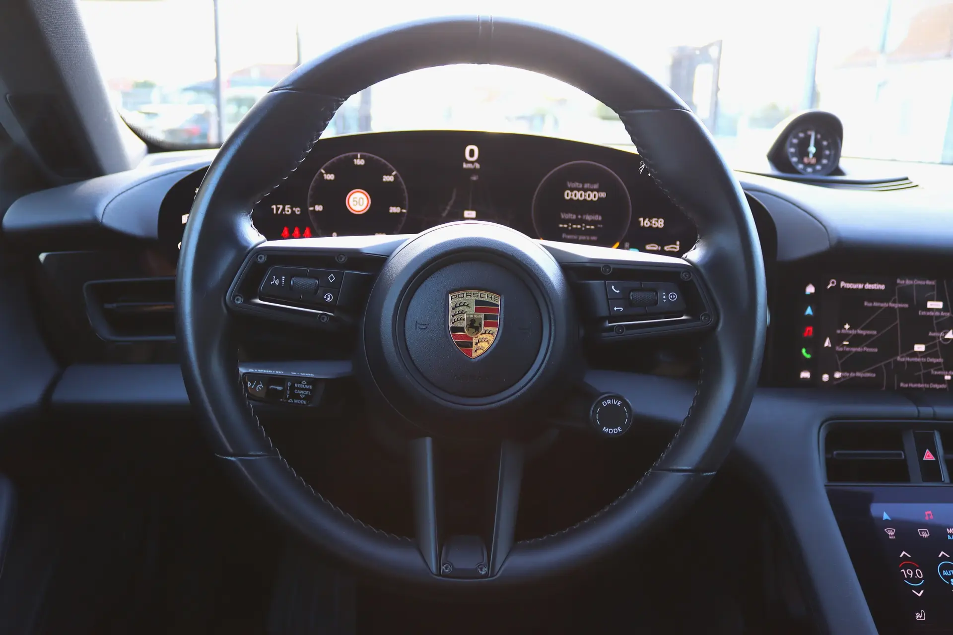 Porsche Taycan 4S 29