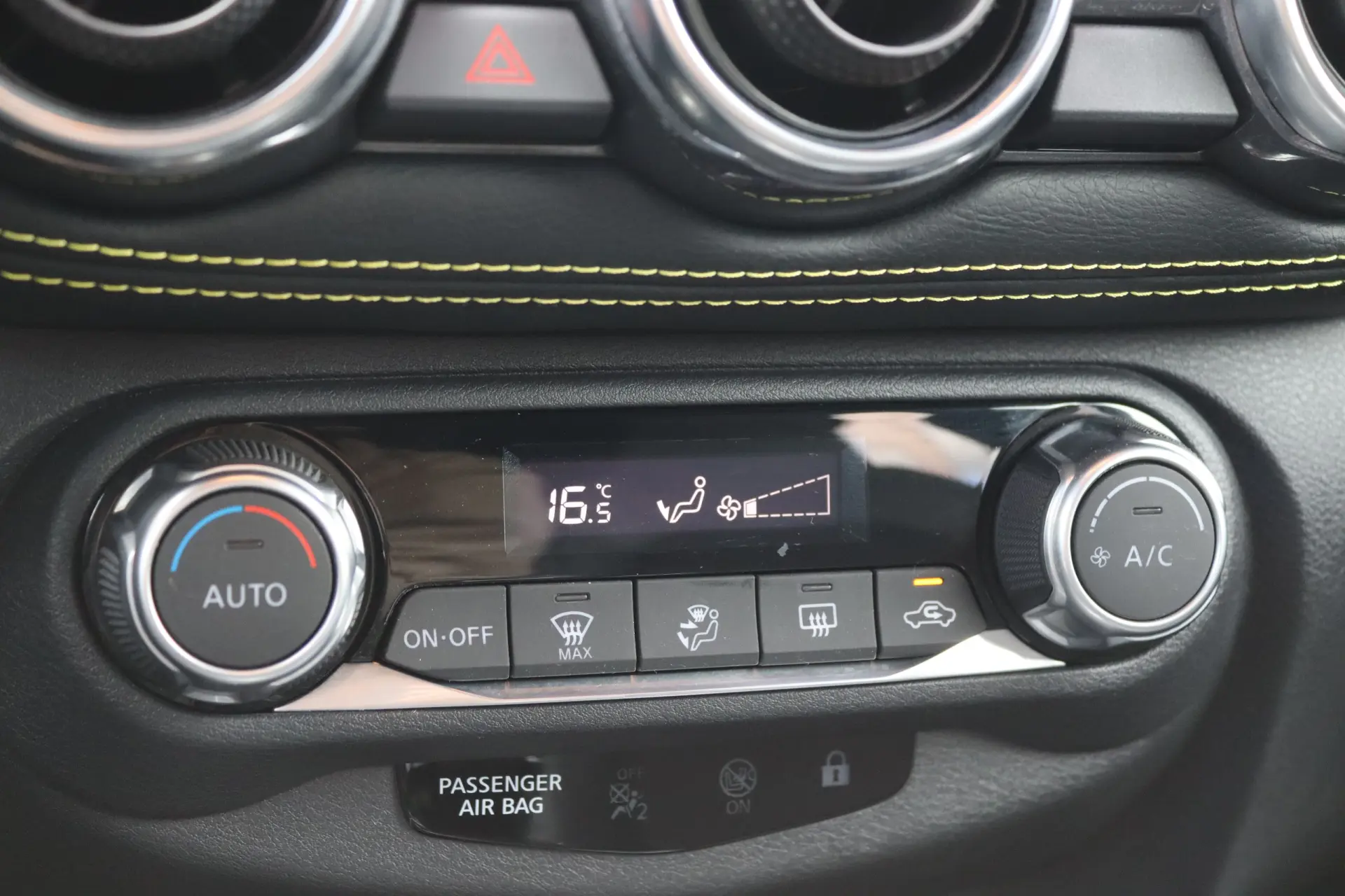 Nissan Juke 1.0 DIG-T Kiiro.DCT 27