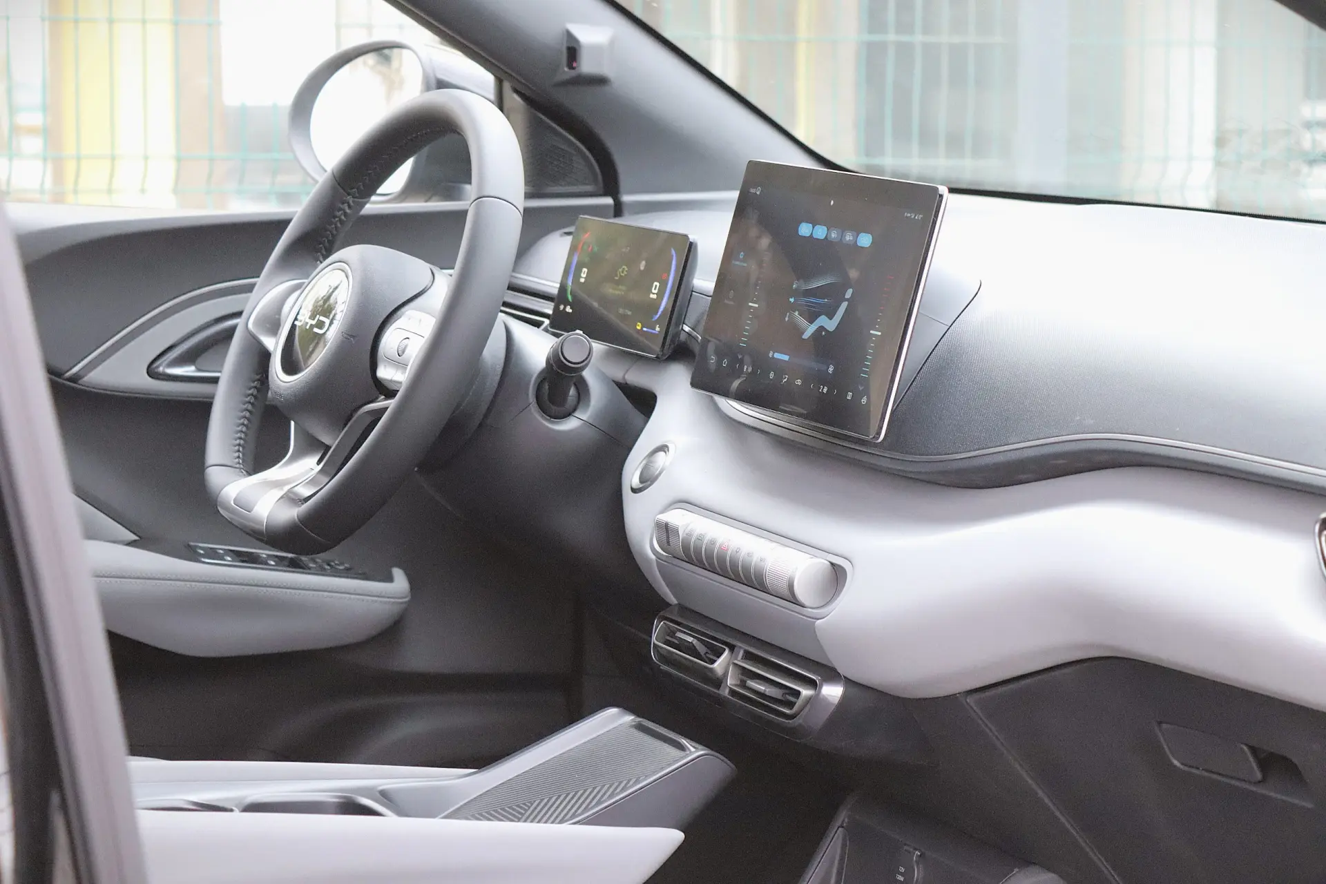 BYD Dolphin Surf 43.2 kWh Boost 24