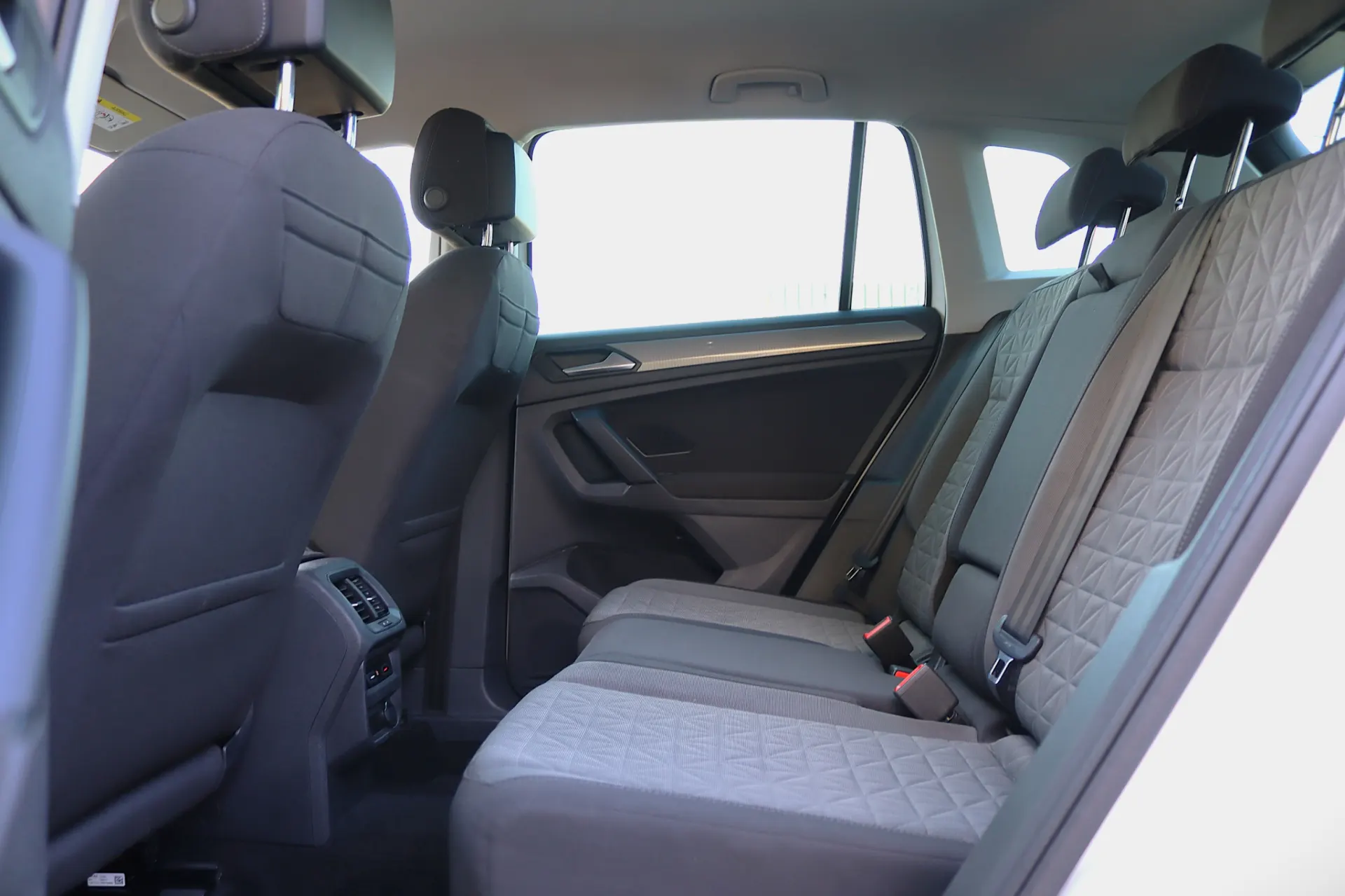 Volkswagen Tiguan 1.5 TSI Confortline 29